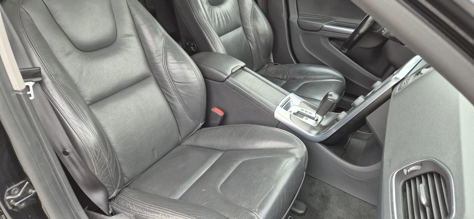 Volvo V60 2.4D5-215.NAVY | Mobile.bg   12