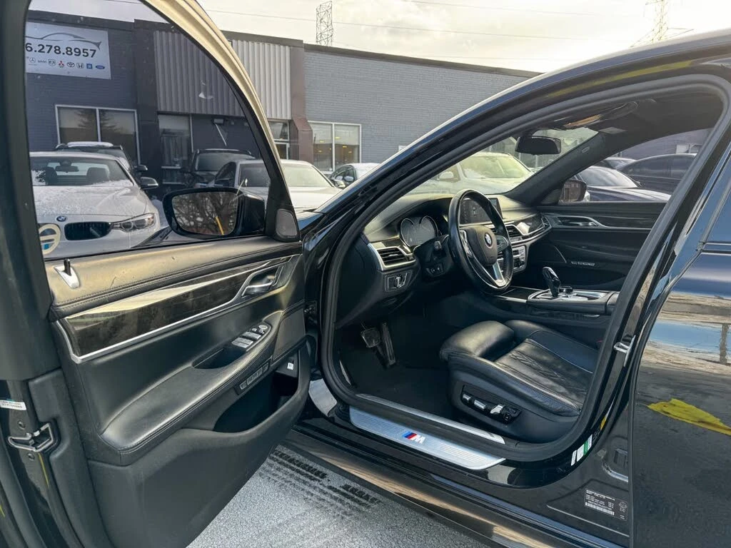 BMW 750 xDrive* АвтоКредит* (ЦЕНА ДО БГ) - изображение 9