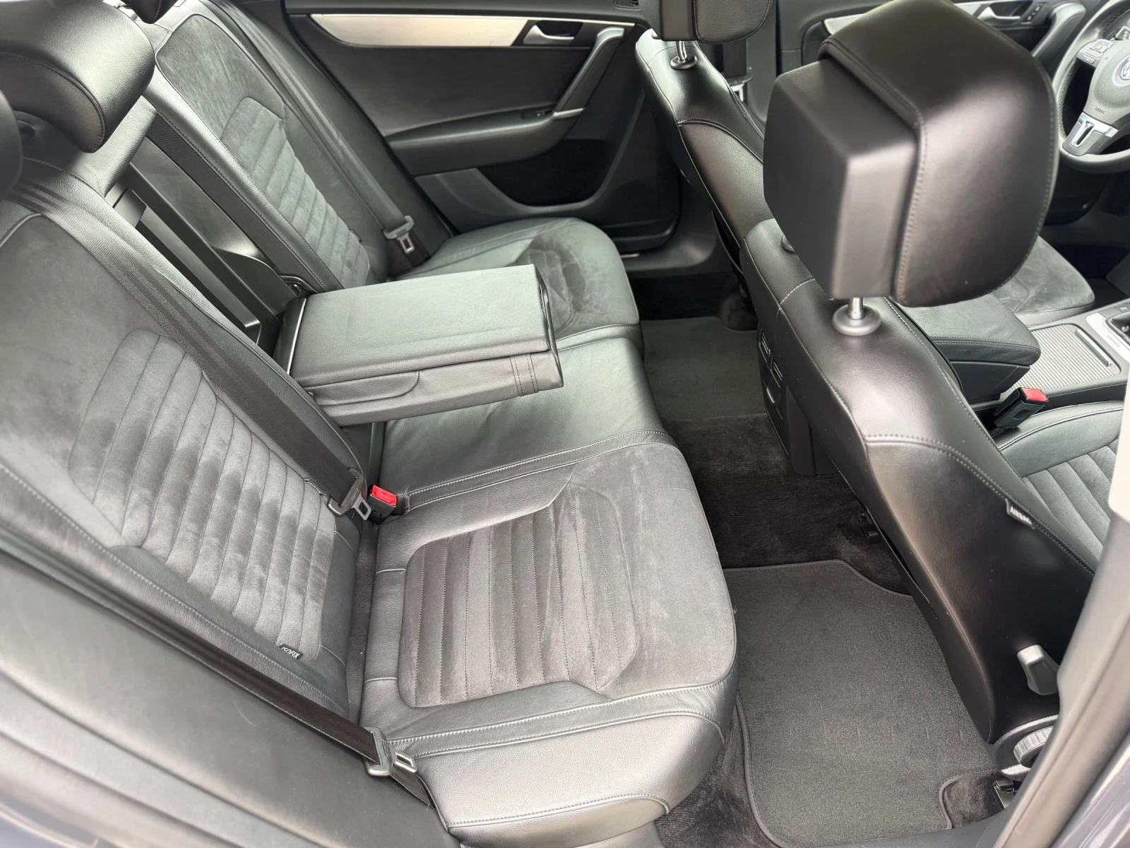 VW Passat HIGHLINE 4 MOTION, снимка 14 - Автомобили и джипове - 53793031