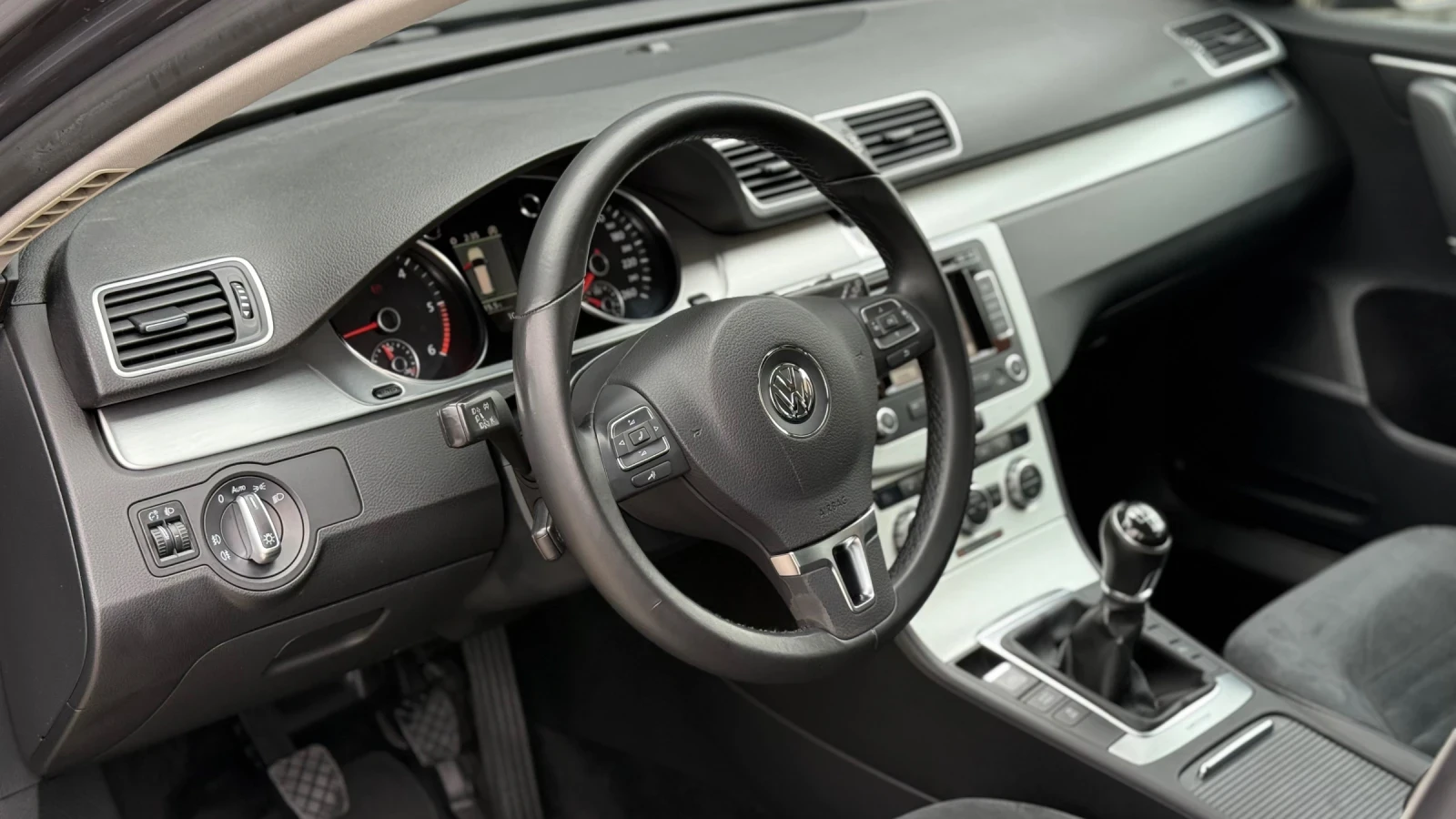 VW Passat HIGHLINE 4 MOTION, снимка 7 - Автомобили и джипове - 53793031