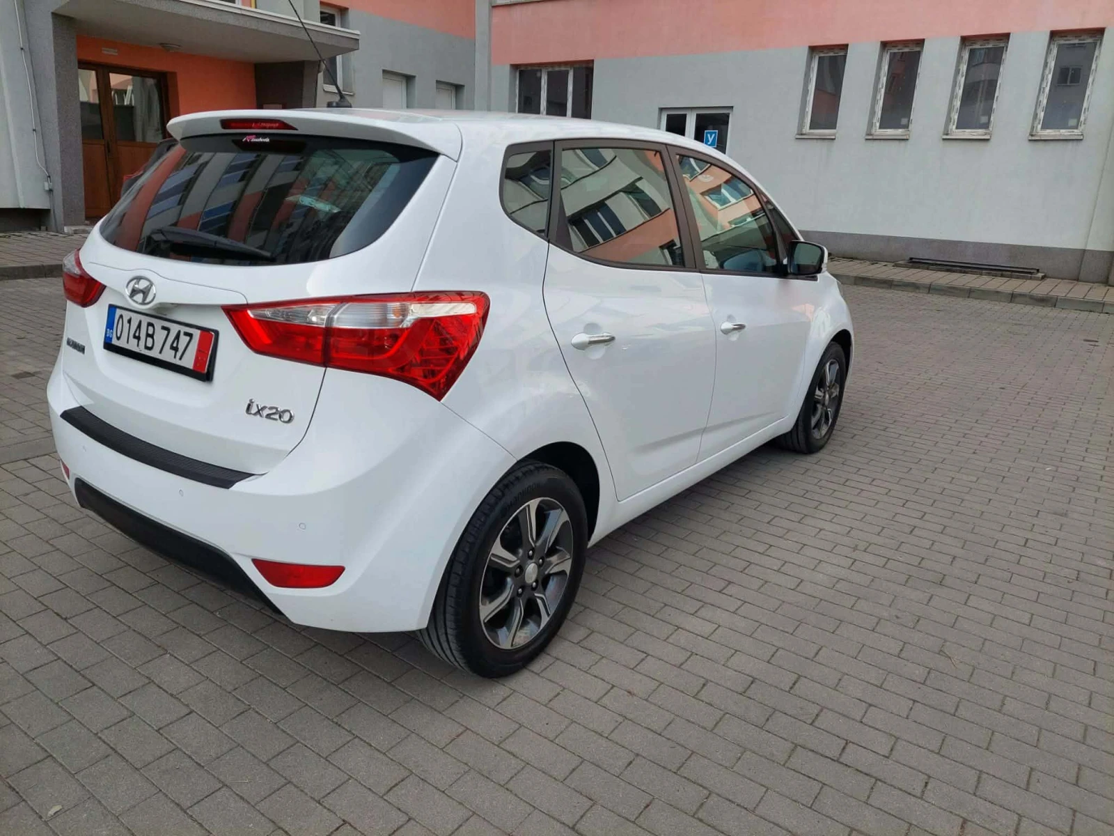 Hyundai Ix20 1.6i FАCELIFT 86000 AUTOMATIC, снимка 6 - Автомобили и джипове - 53818002