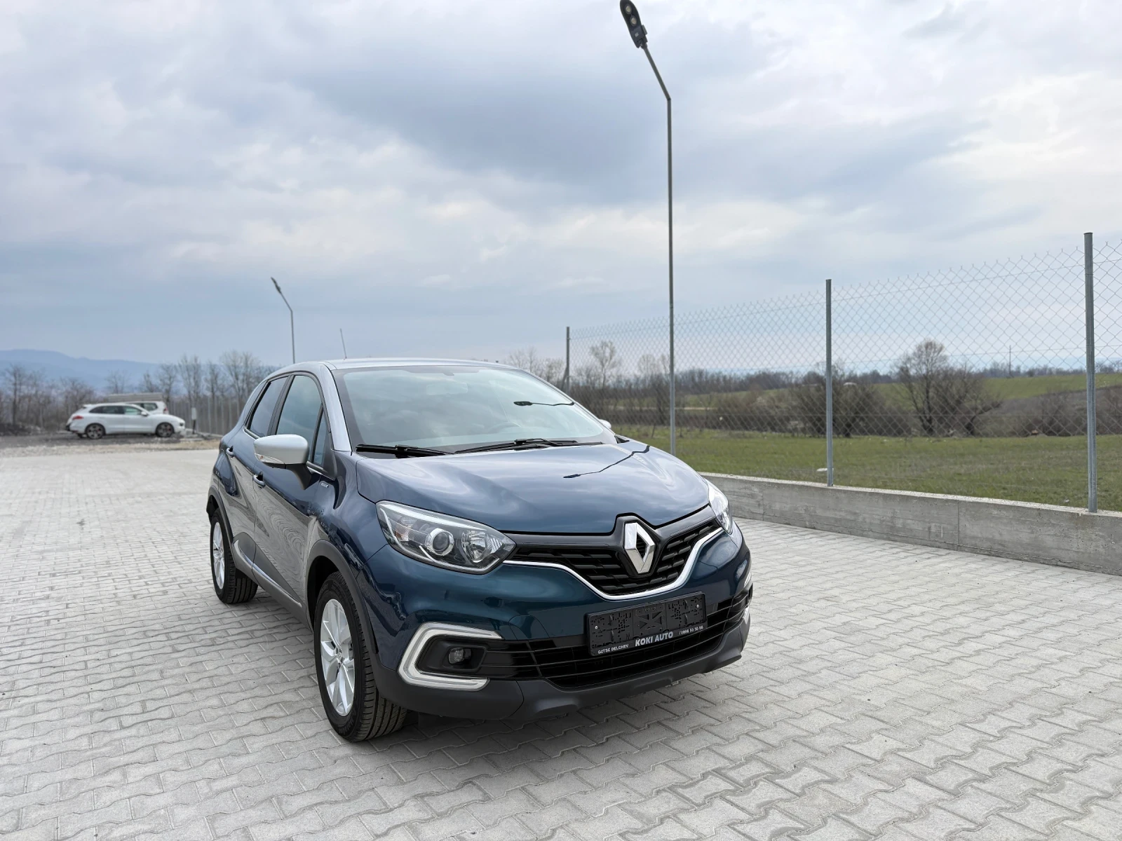 Renault Captur 1.5 DCI NAVI FACELIFT, снимка 8 - Автомобили и джипове - 53880654