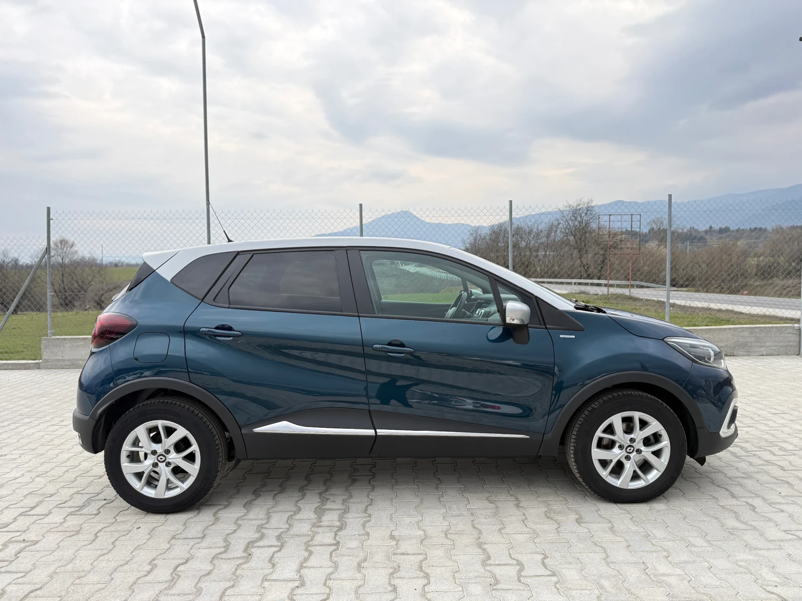 Renault Captur 1.5 DCI NAVI FACELIFT, снимка 7 - Автомобили и джипове - 53880654