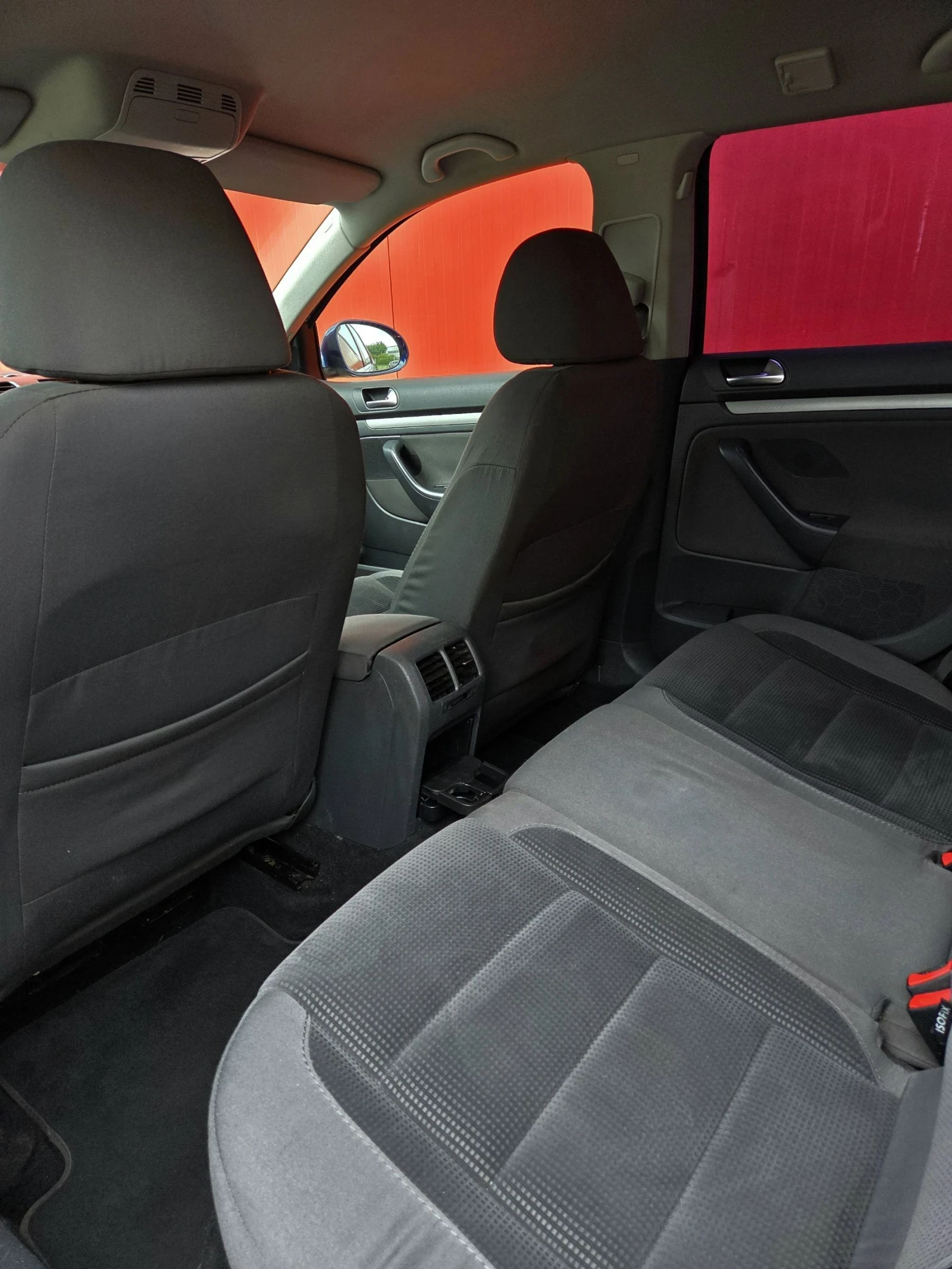 VW Golf 2.0 TDI Регистриран, снимка 17 - Автомобили и джипове - 54342476