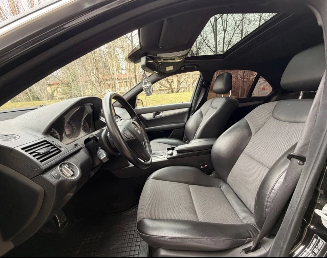 Mercedes-Benz C 350, снимка 15 - Автомобили и джипове - 54479190