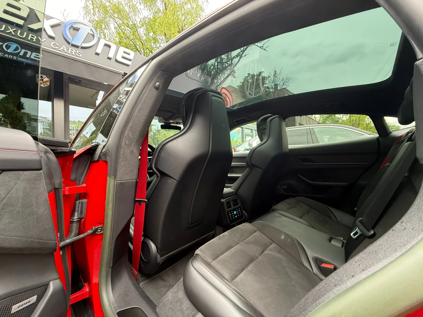 Porsche Taycan GTS/CARBON, снимка 15 - Автомобили и джипове - 54481741