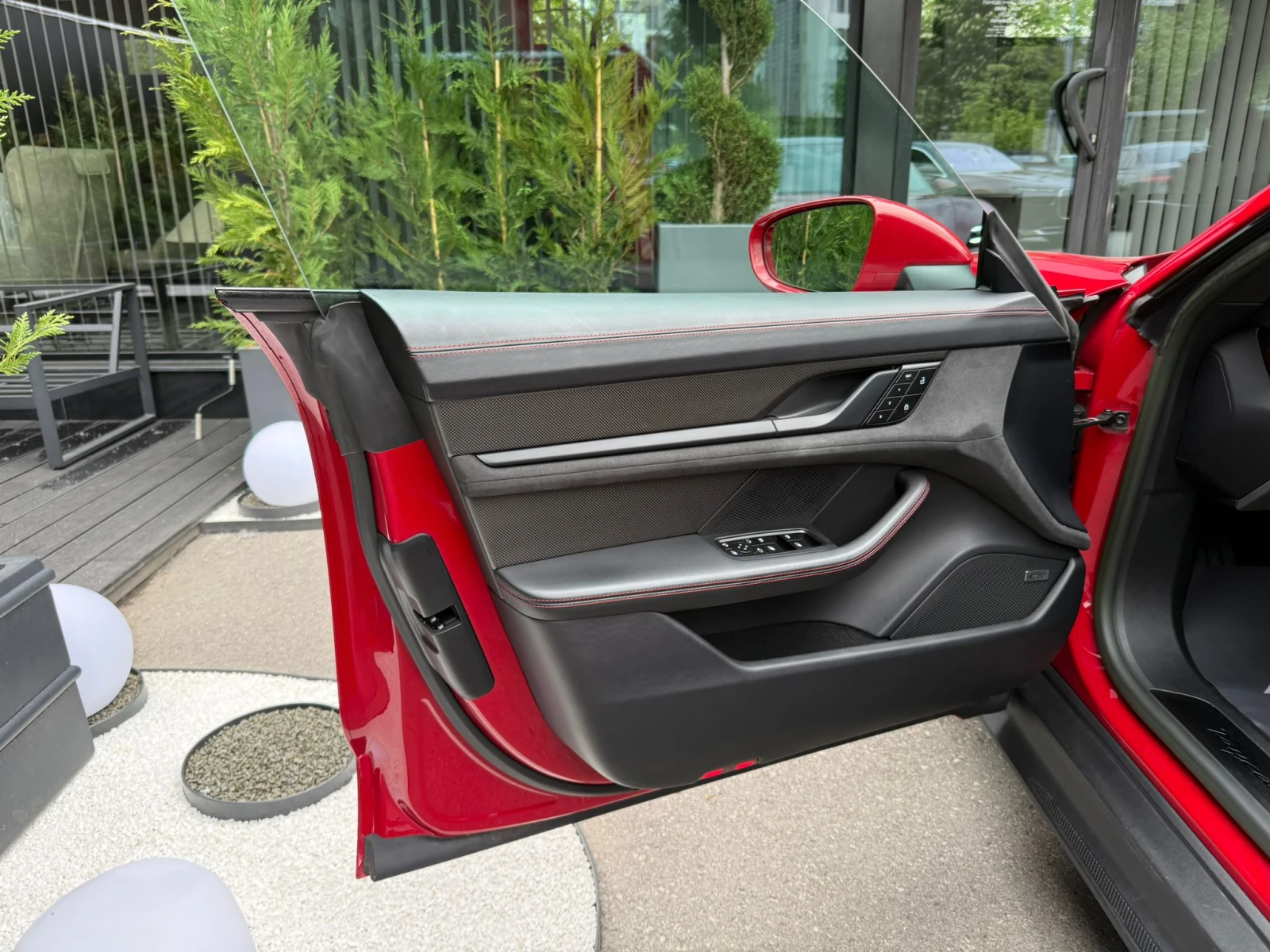 Porsche Taycan GTS/CARBON, снимка 11 - Автомобили и джипове - 54481741