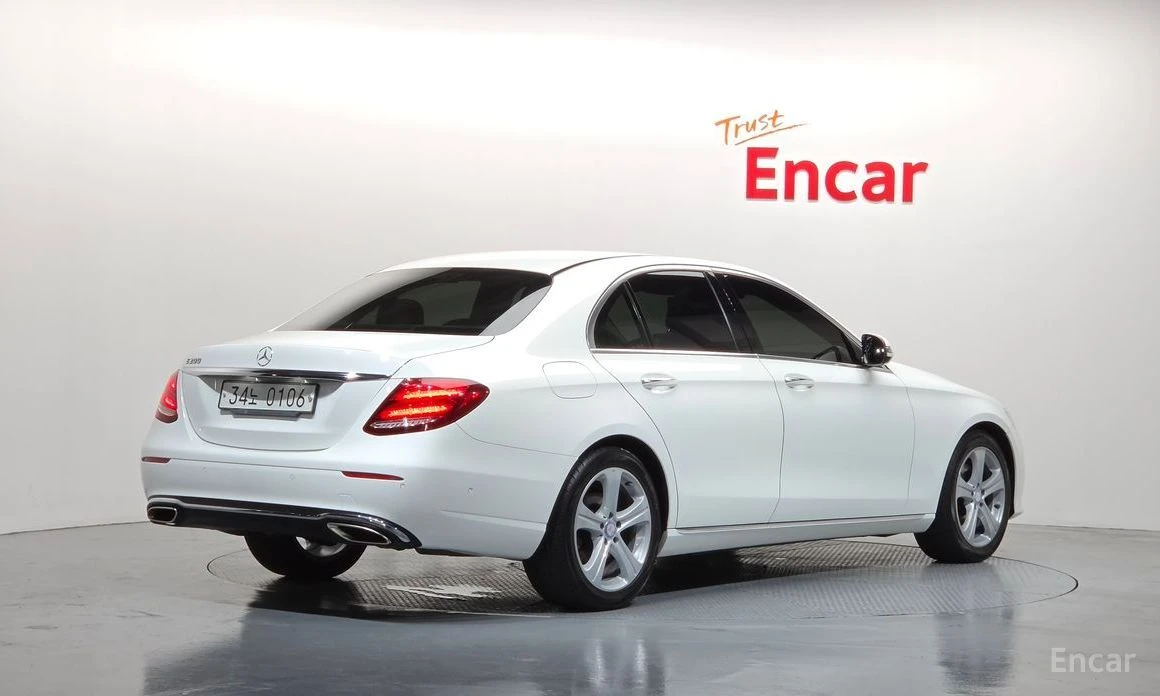 Mercedes-Benz E 200, снимка 2 - Автомобили и джипове - 54601563