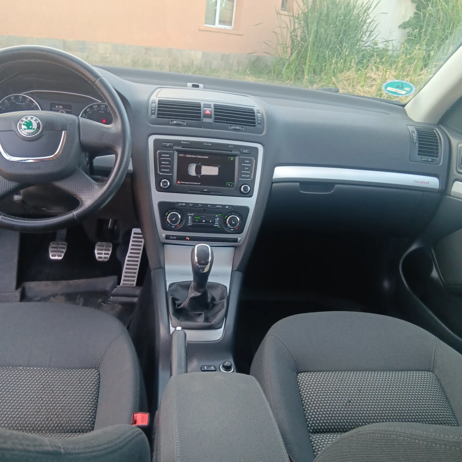 Skoda Octavia SCOUT, снимка 9 - Автомобили и джипове - 54947657