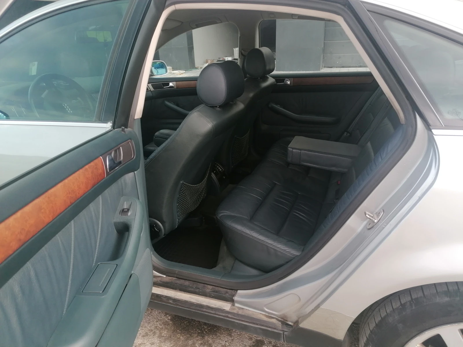 Audi A6 2.7.LPG.Кожa.АВТОМАТИК, снимка 10 - Автомобили и джипове - 55389813