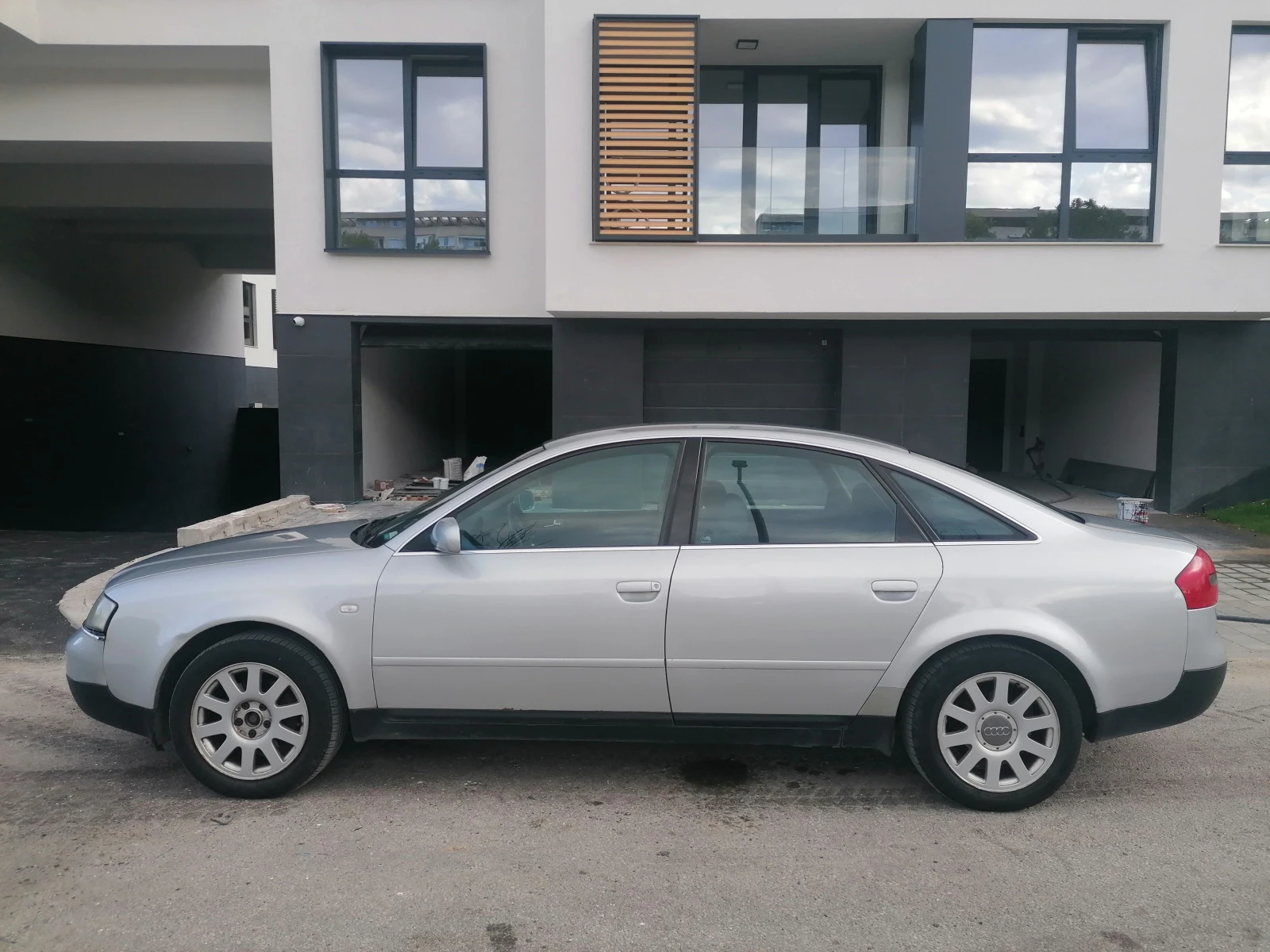 Audi A6 2.7.LPG.Кожa.АВТОМАТИК, снимка 3 - Автомобили и джипове - 55389813