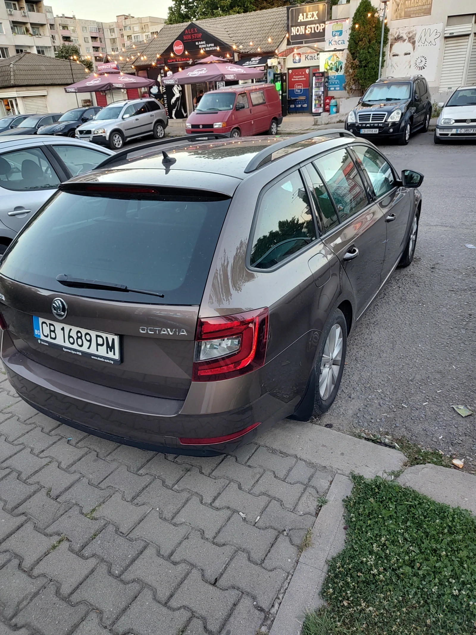 Skoda Octavia Комби, снимка 2 - Автомобили и джипове - 55729986