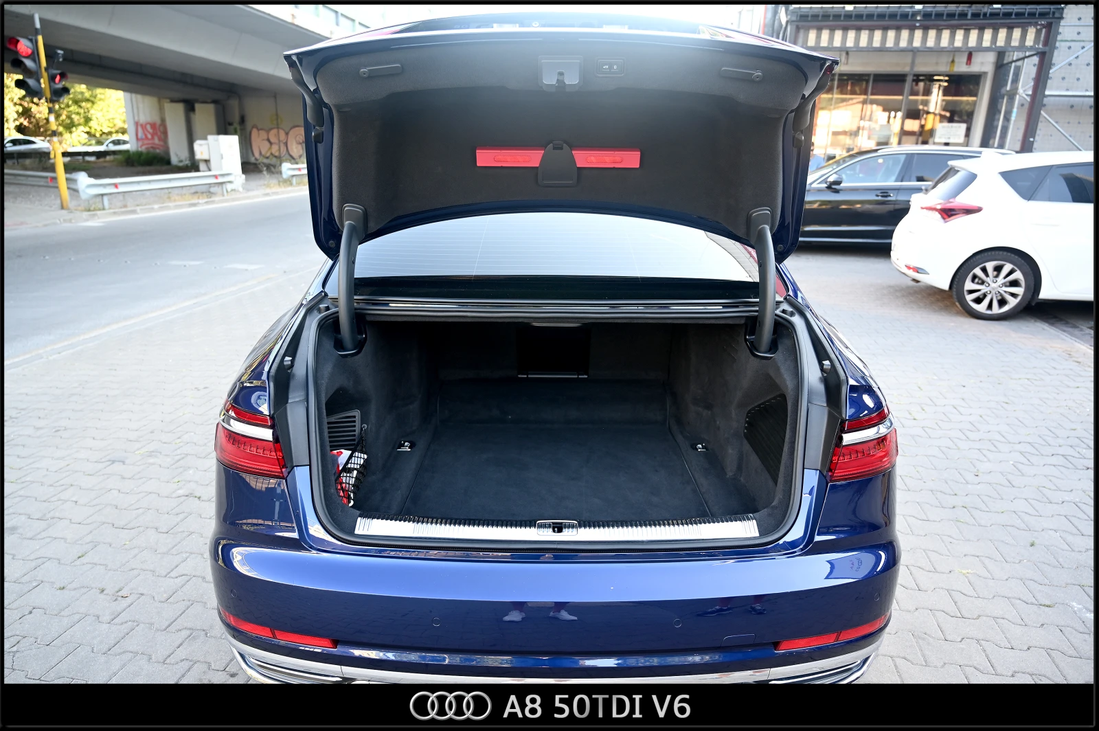 Audi A8, снимка 14 - Автомобили и джипове - 55825352