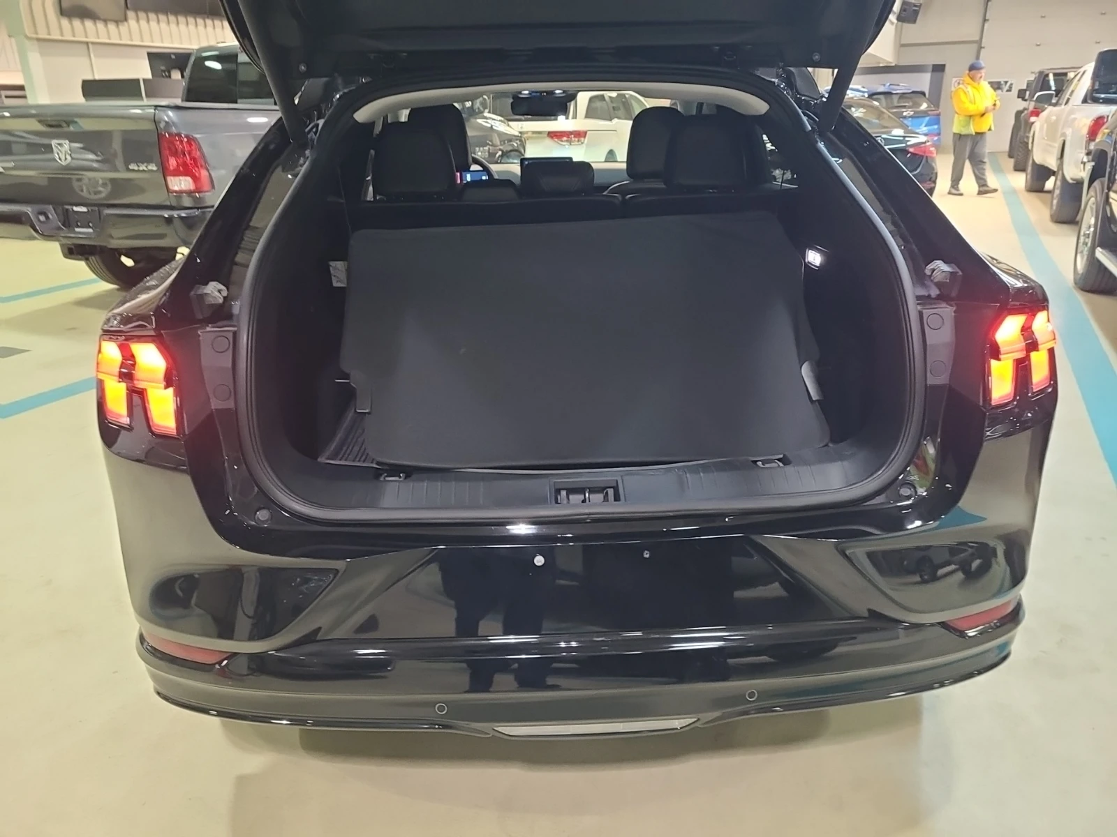 Ford Mustang Mach-E * PREMIUM* �������* PDC* ����*  | Mobile.bg � ����������� 14