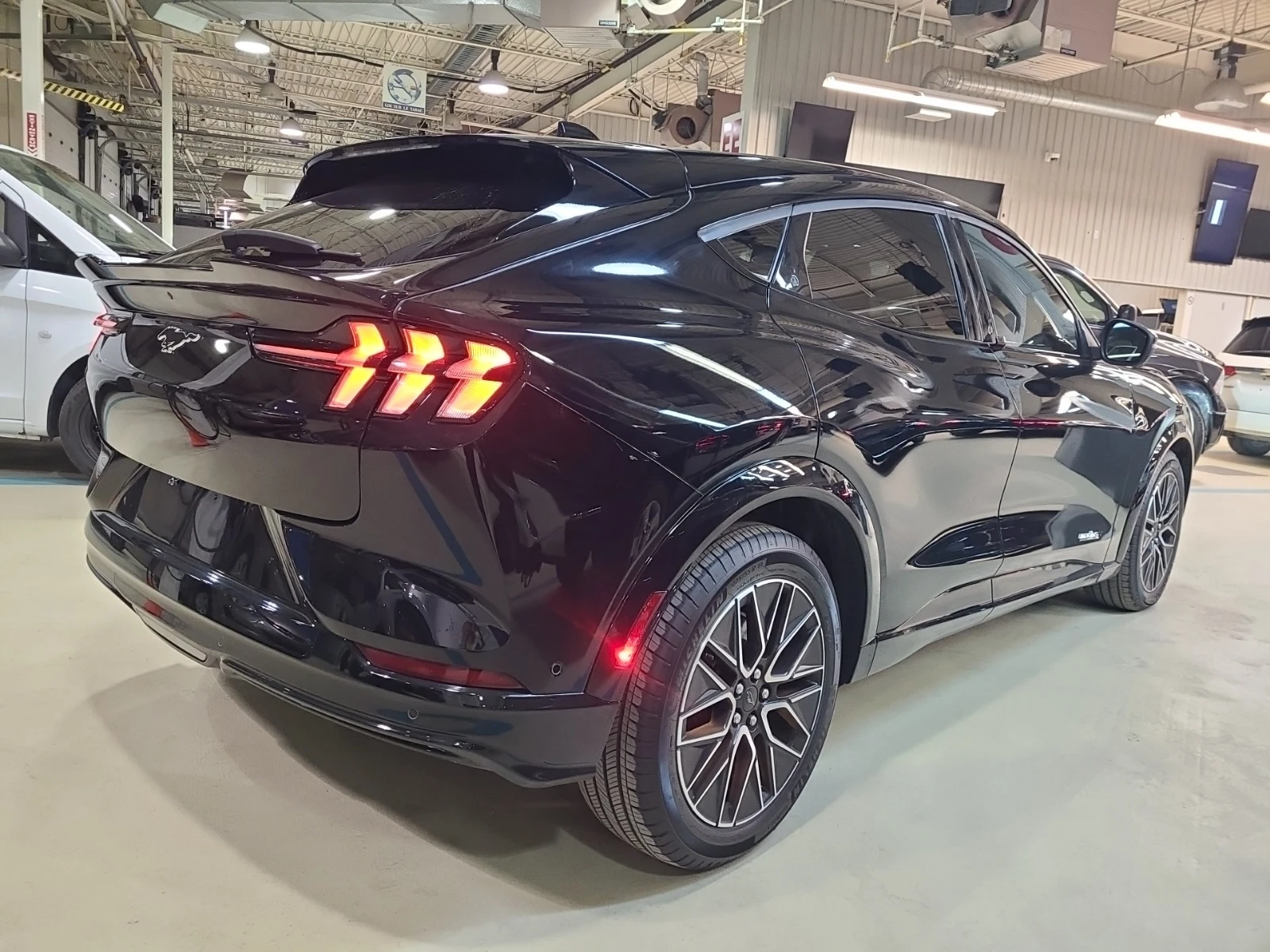 Ford Mustang Mach-E * PREMIUM* �������* PDC* ����*  | Mobile.bg � ����������� 17