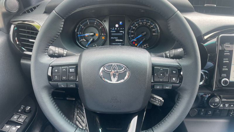 Toyota Hilux INVINCIBLE, снимка 13 - Автомобили и джипове - 45762474
