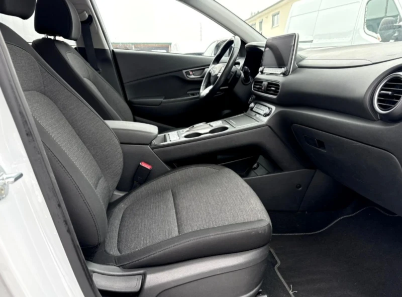 Hyundai Kona 11.2020/Blue Link/ЗАВЕРЕНА СЕРВИЗНА КНИЖКА, снимка 10 - Автомобили и джипове - 53357895