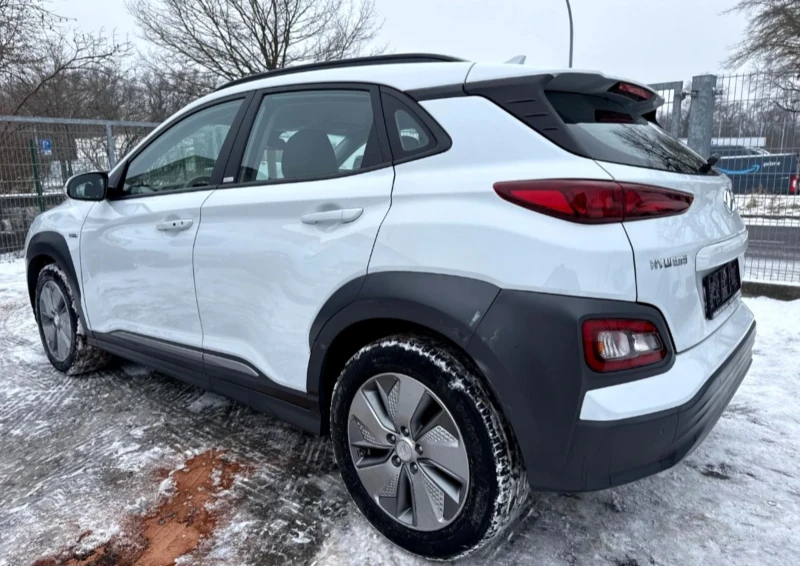 Hyundai Kona 11.2020/Blue Link/ЗАВЕРЕНА СЕРВИЗНА КНИЖКА, снимка 4 - Автомобили и джипове - 53357895