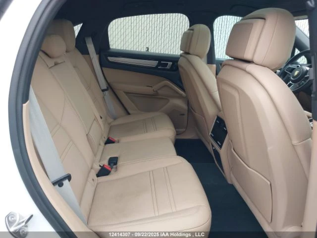 Porsche Cayenne COUPE - изображение 9