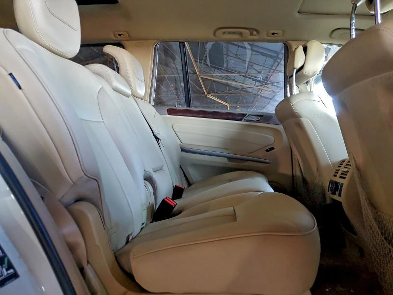 Mercedes-Benz GL 450 4MATIC* КОжа* Подгрев* Кейлес* Blind Spot* Фиксира, снимка 11 - Автомобили и джипове - 53469302