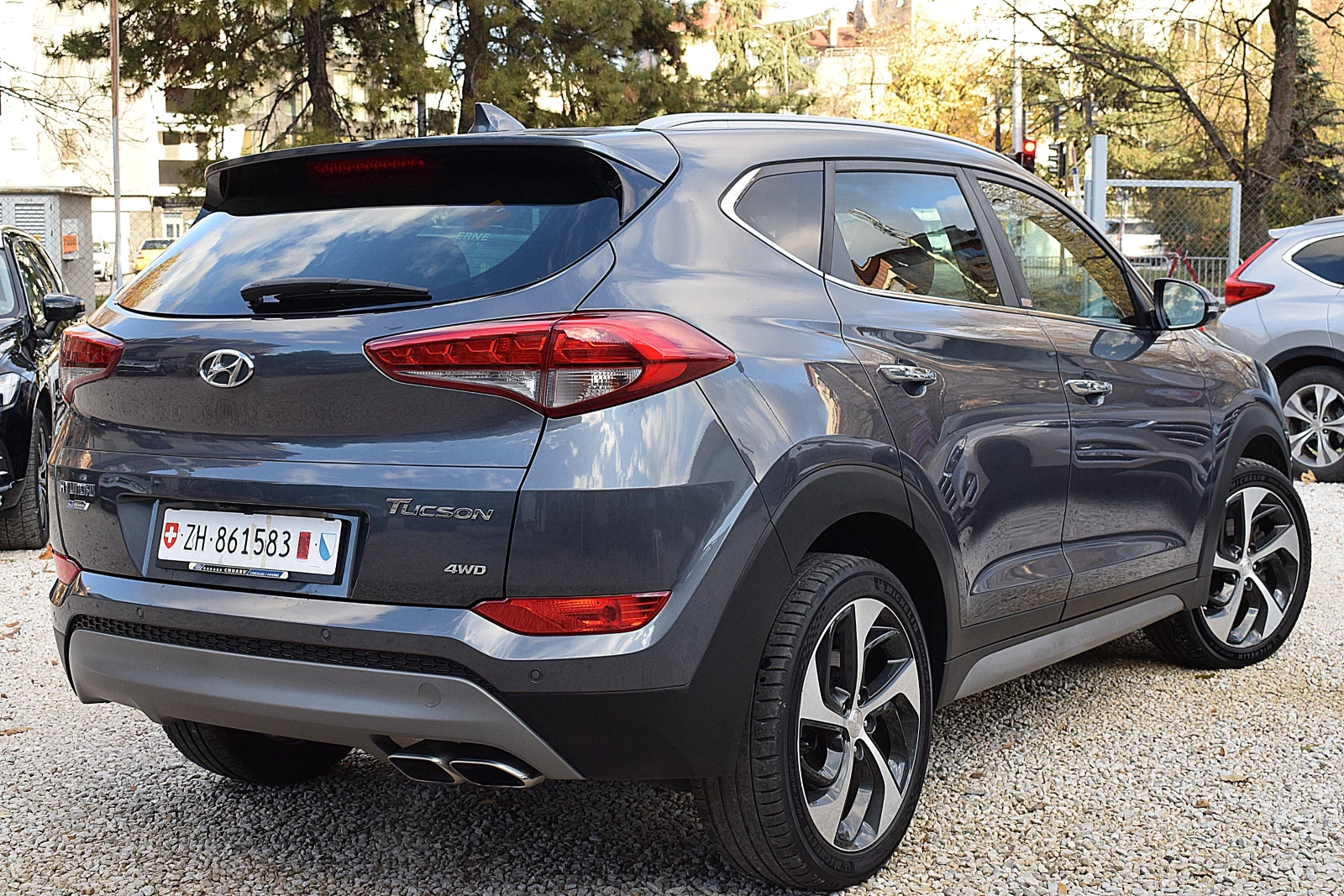 Hyundai Tucson 2.0ШВЕЙЦАРИЯ/VERTEX/АВТОМАТИК/КОЖА/ЛЕД/LANE ASSIST - изображение 4