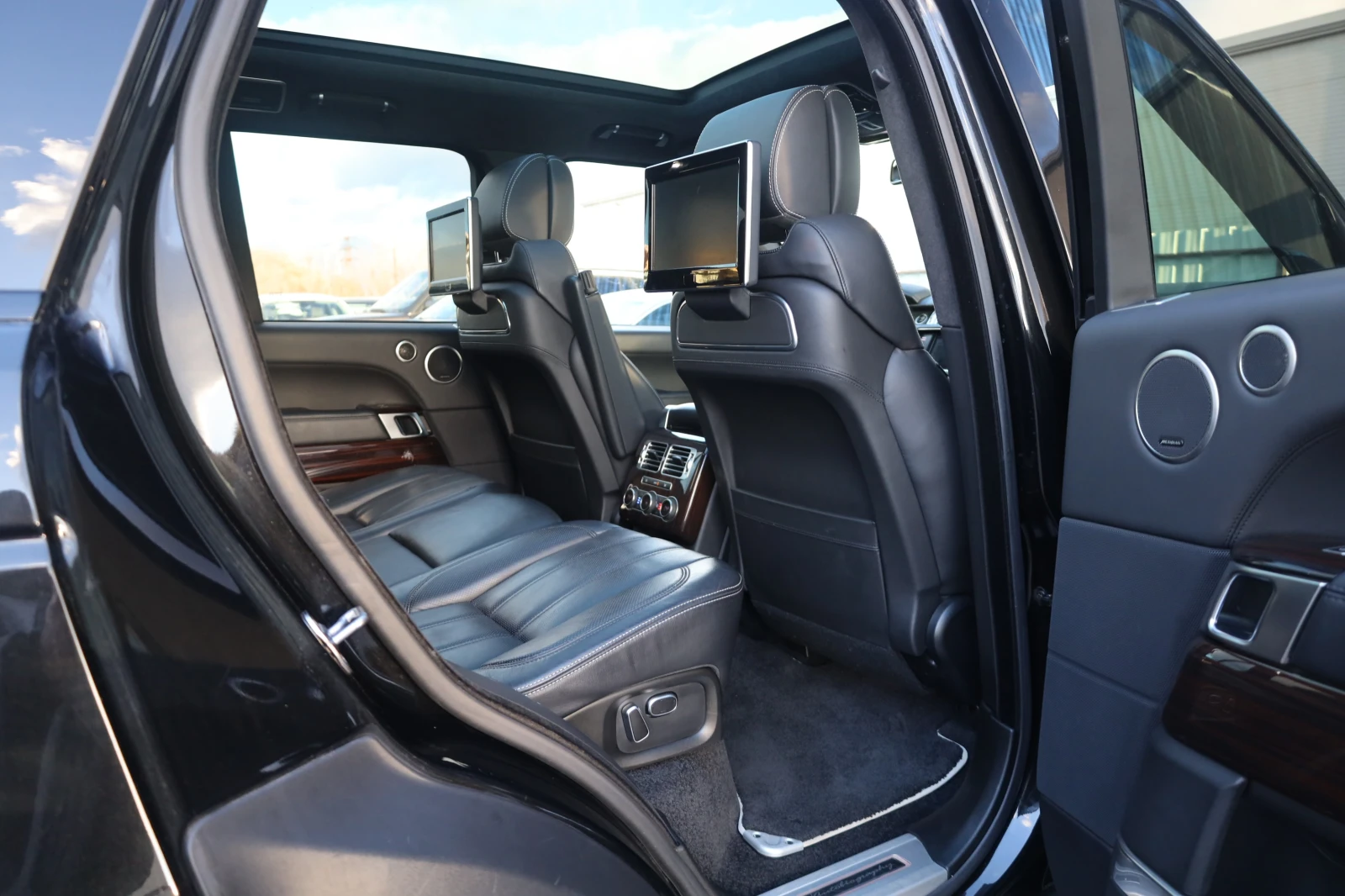 Land Rover Range rover Autobiography 4.4D Обдух MASSAGE 360◦ KeyGO  - изображение 8