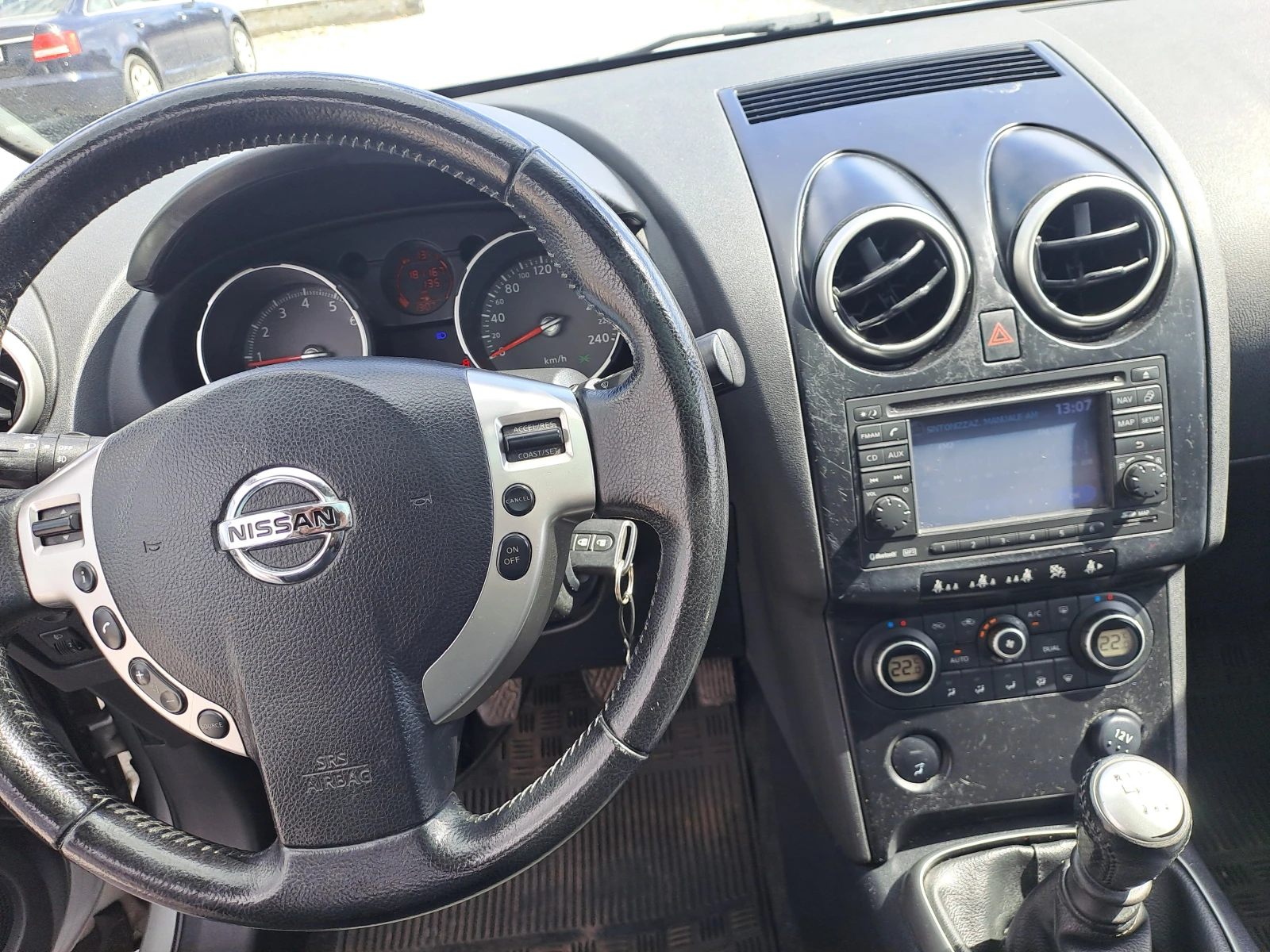 Nissan Qashqai 2.0i  7����� | Mobile.bg � ����������� 8
