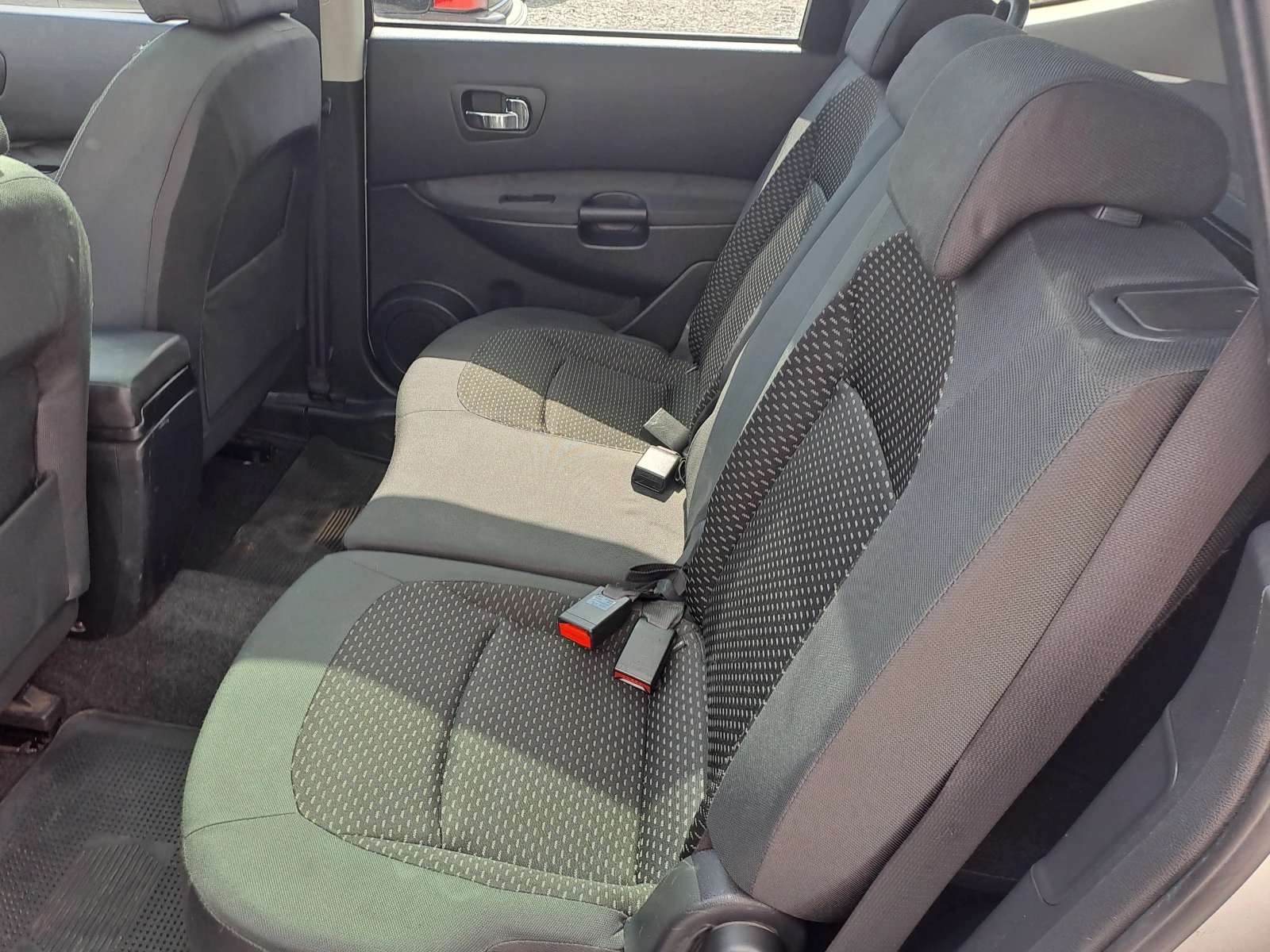 Nissan Qashqai 2.0i  7����� | Mobile.bg � ����������� 7