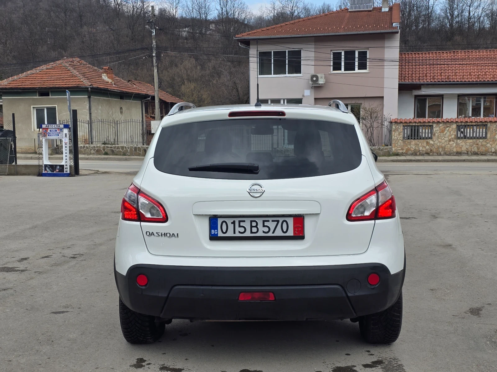 Nissan Qashqai 2.0i 4X4 НАВИ ШВЕЙЦАРИЯ , снимка 6 - Автомобили и джипове - 53985754