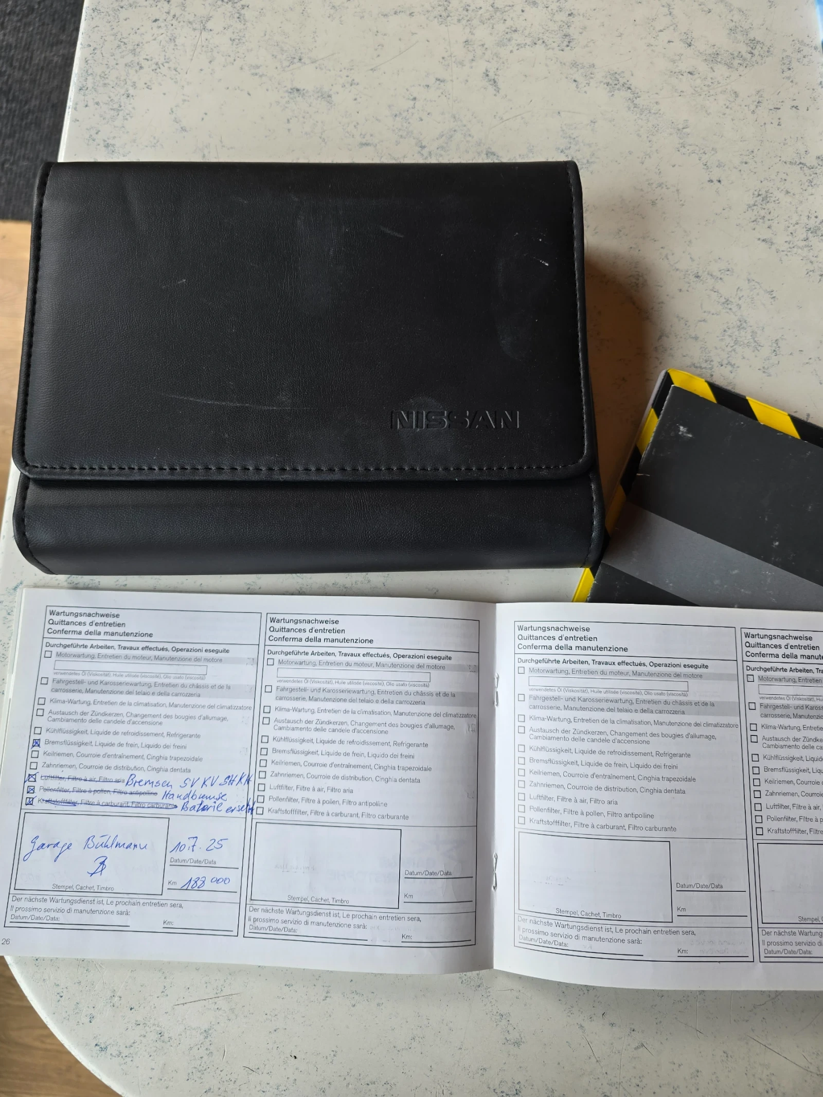 Nissan Qashqai 2.0i 4X4 НАВИ ШВЕЙЦАРИЯ , снимка 15 - Автомобили и джипове - 53985754