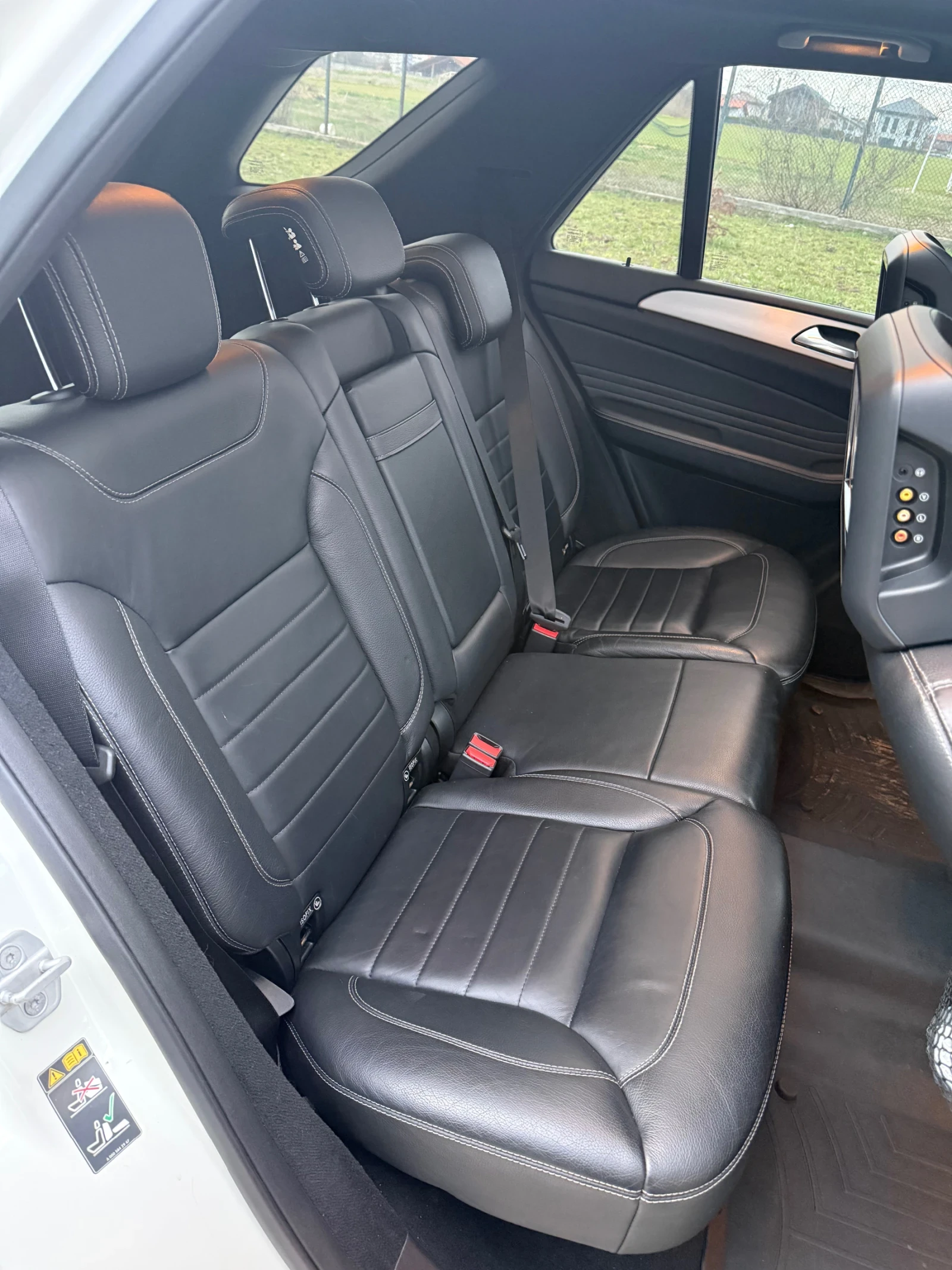 Mercedes-Benz ML 350, снимка 15 - Автомобили и джипове - 54046378