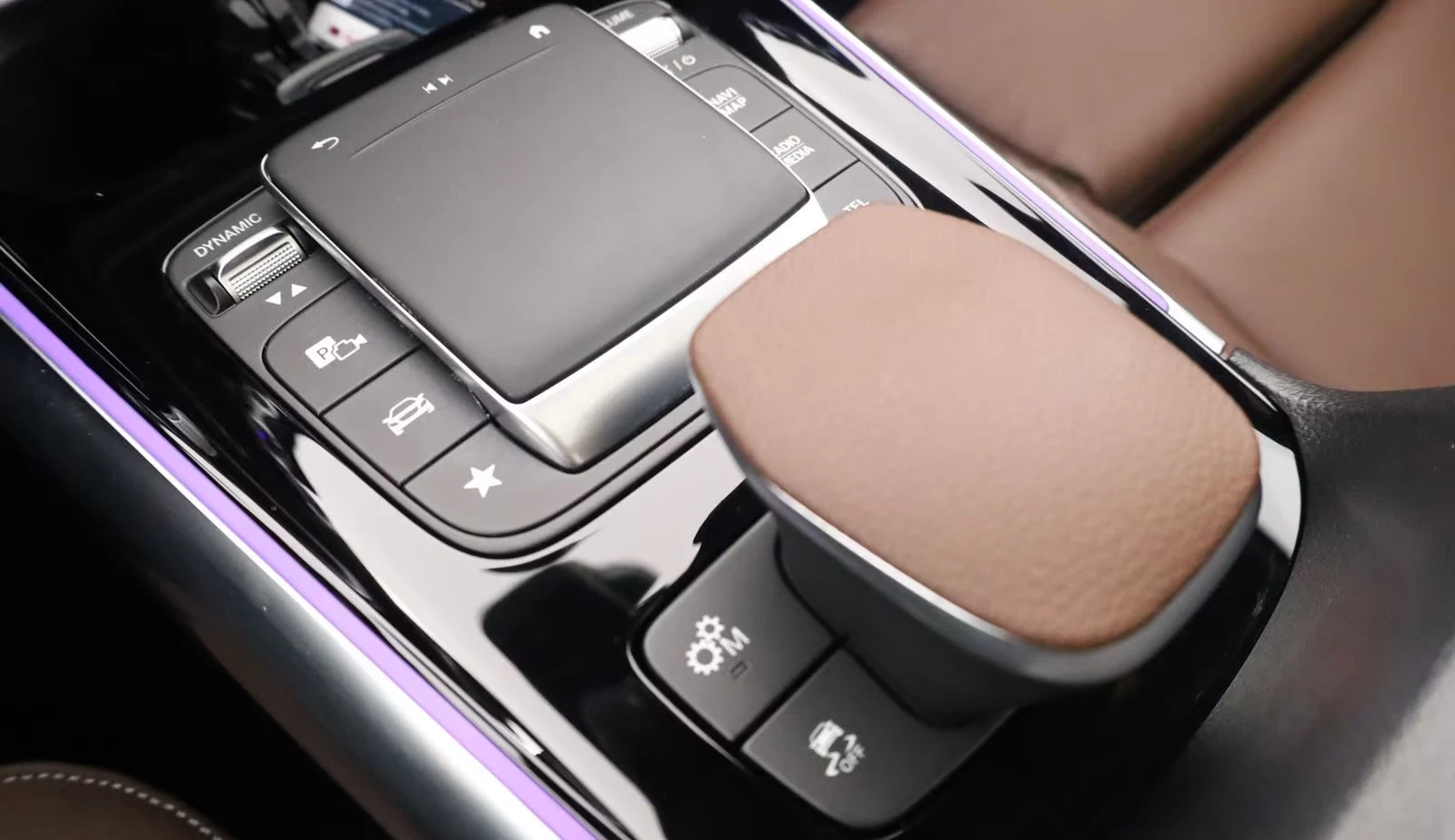 Mercedes-Benz GLA 45 AMG S/4MATIC/421HP/NIGHT/MAGNO/PANO/BURM/360/MEMO/153q, снимка 12 - Автомобили и джипове - 54189831