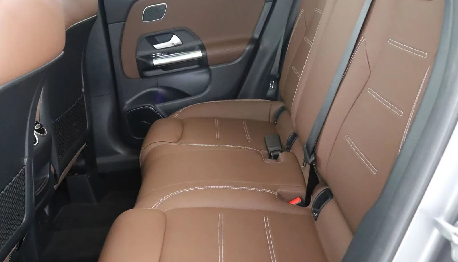 Mercedes-Benz GLA 45 AMG S/4MATIC/421HP/NIGHT/MAGNO/PANO/BURM/360/MEMO/153q, снимка 15 - Автомобили и джипове - 54189831