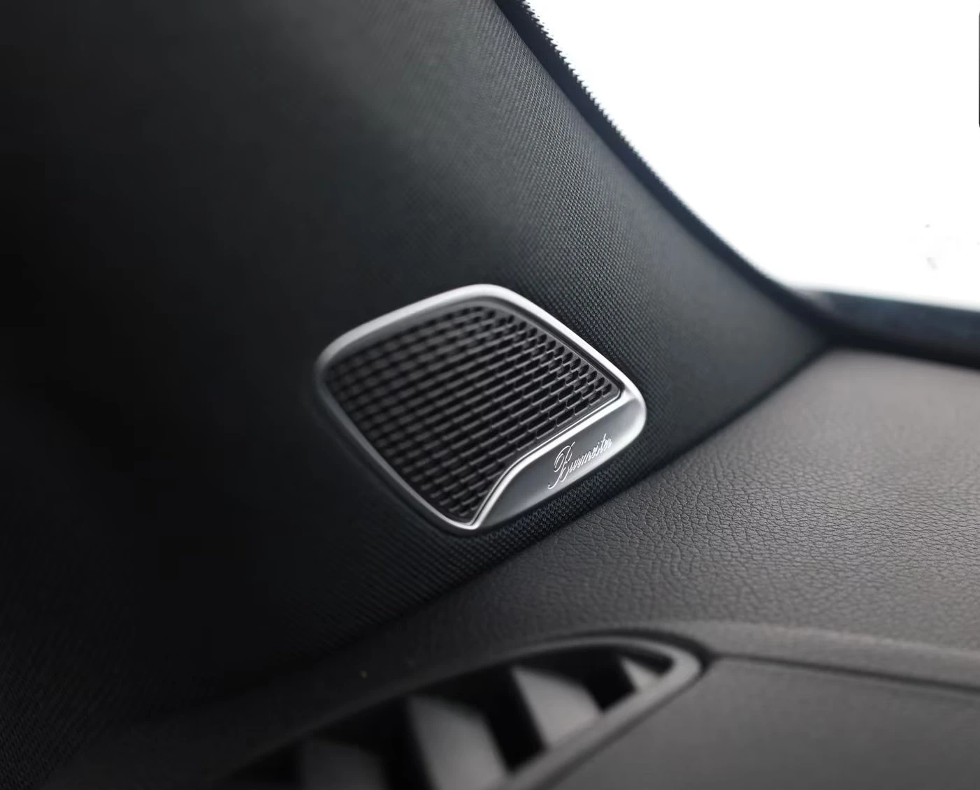 Mercedes-Benz GLA 45 AMG S/4MATIC/421HP/NIGHT/MAGNO/PANO/BURM/360/MEMO/153q, снимка 14 - Автомобили и джипове - 54189831