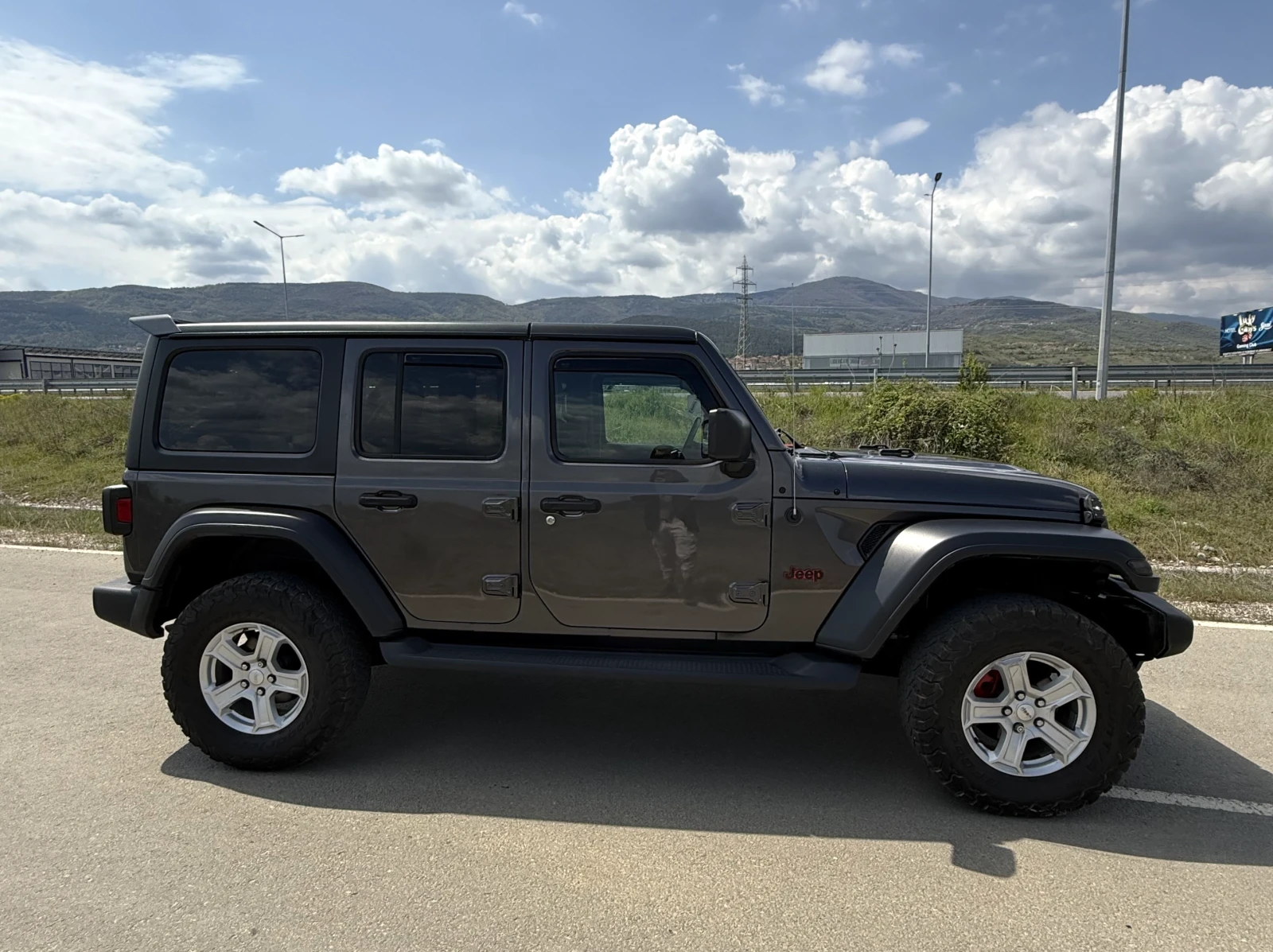 Jeep Wrangler Mild Hybrid Unlimited, снимка 7 - Автомобили и джипове - 54313195