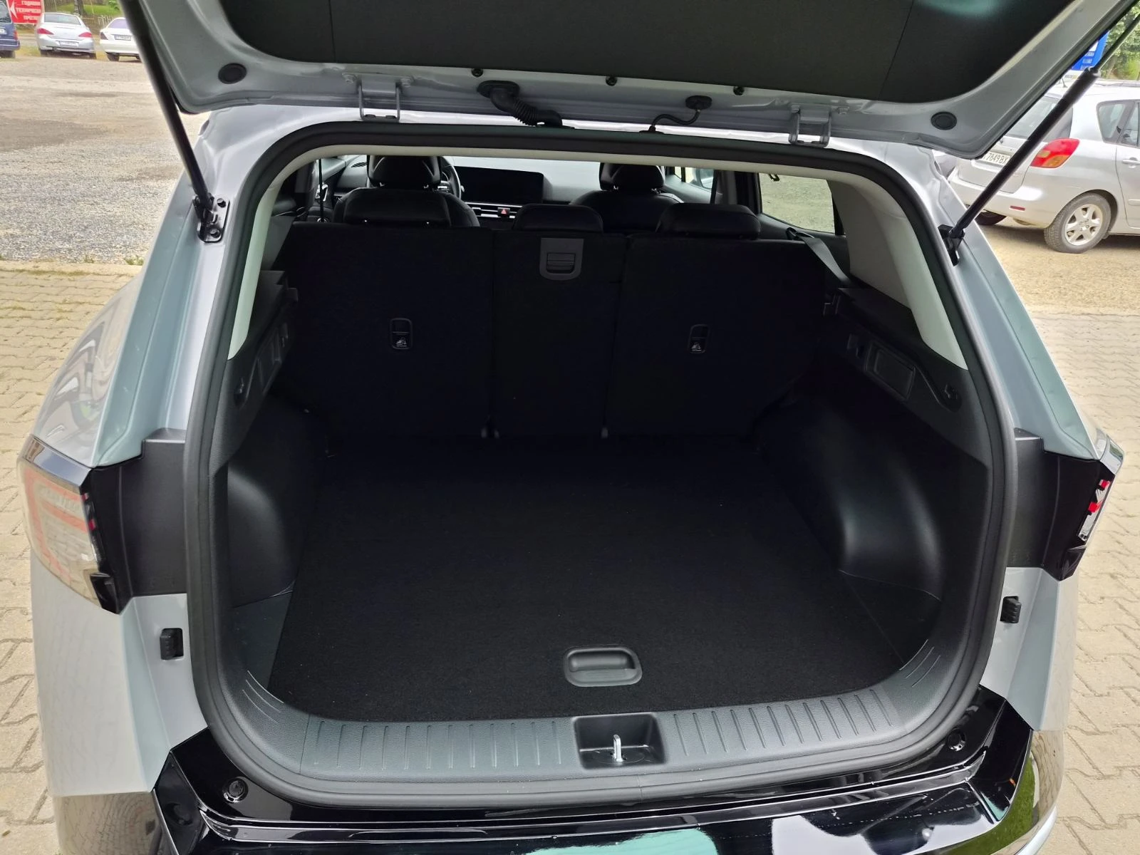 Kia Sportage Executive, снимка 10 - Автомобили и джипове - 55402547