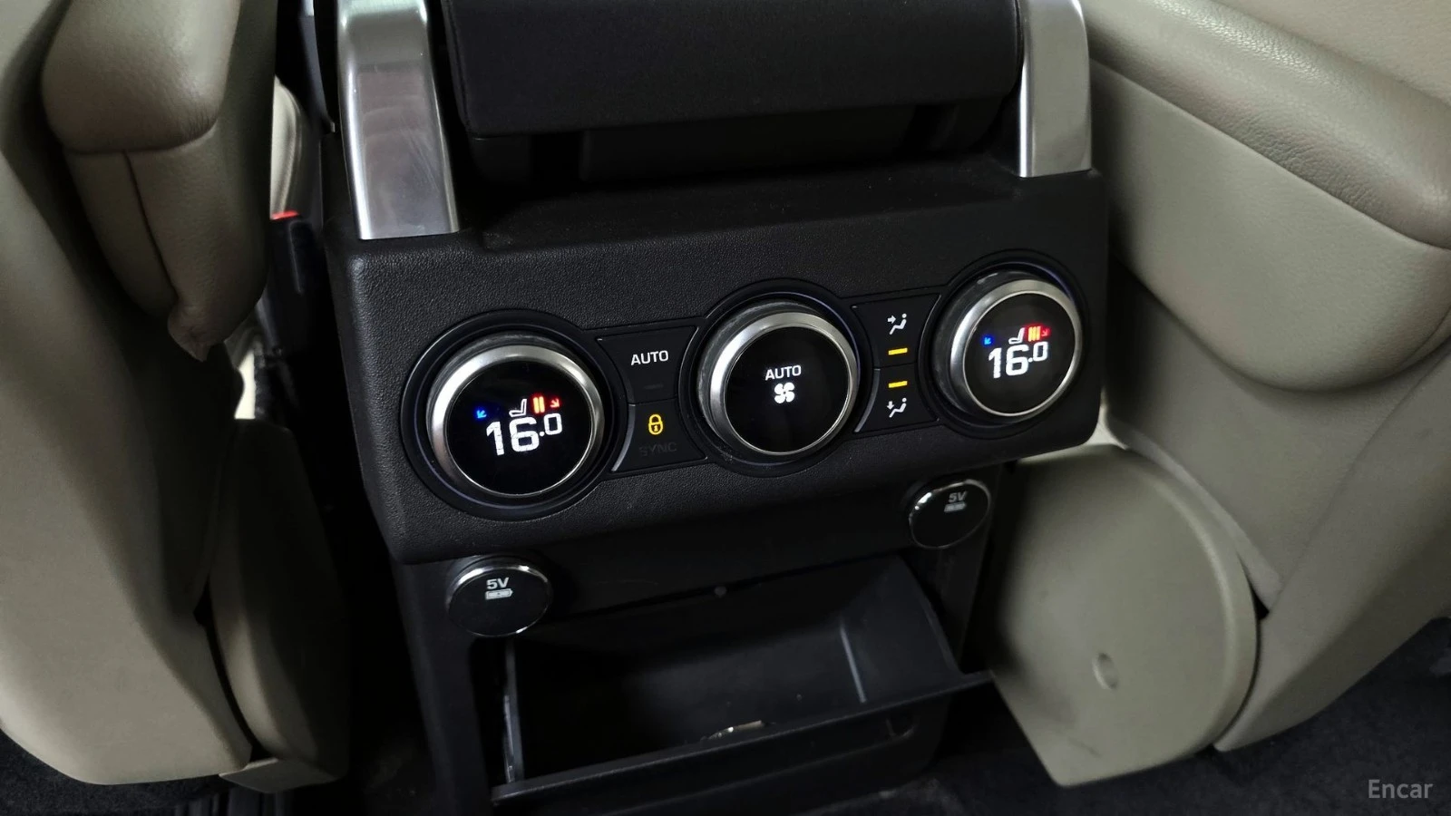 Land Rover Discovery 2.0* SD4* HSE* КОЖА* ПОДГРЕВ* ПАНОРАМА* КАМЕРА* , снимка 17 - Автомобили и джипове - 55691623