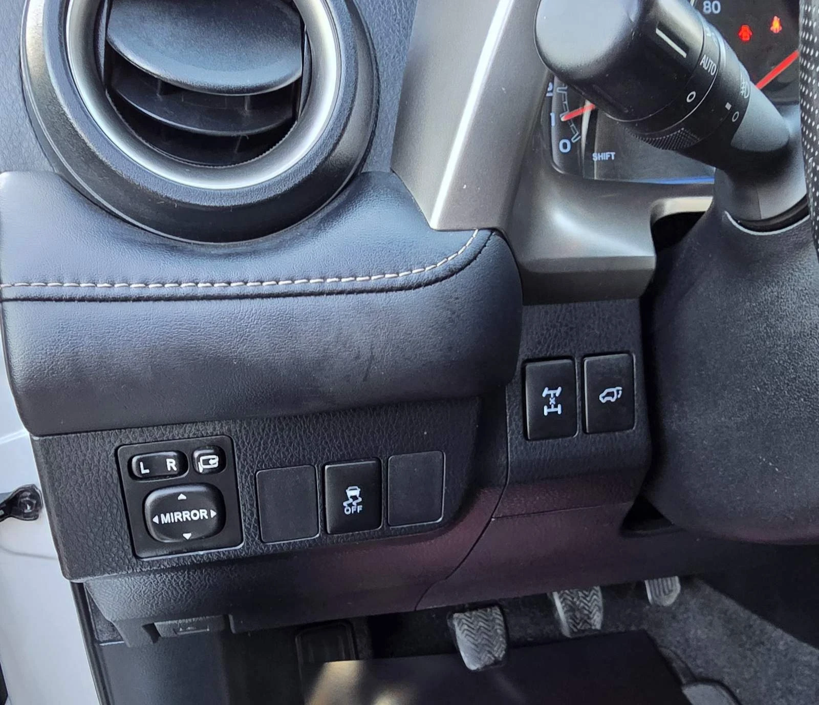 Toyota Rav4 2.2D-4D AWD 156 хил.км!, снимка 16 - Автомобили и джипове - 56218725