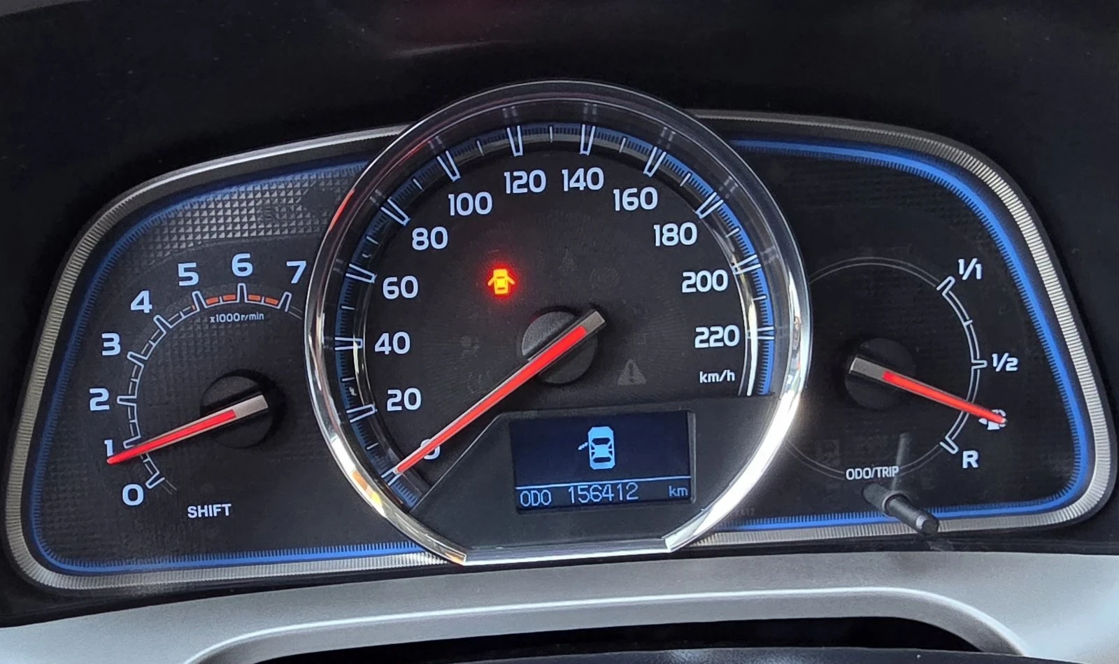 Toyota Rav4 2.2D-4D AWD 156 хил.км!, снимка 14 - Автомобили и джипове - 56218725