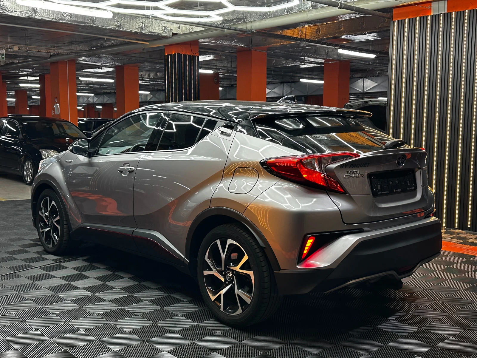 Toyota C-HR 1.8 hybdrid 98 к.с./ГАРАНЦИЯ, снимка 5 - Автомобили и джипове - 56254546