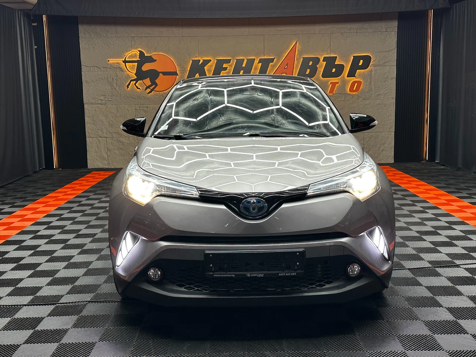 Toyota C-HR 1.8 hybdrid 98 к.с./ГАРАНЦИЯ, снимка 2 - Автомобили и джипове - 56254546