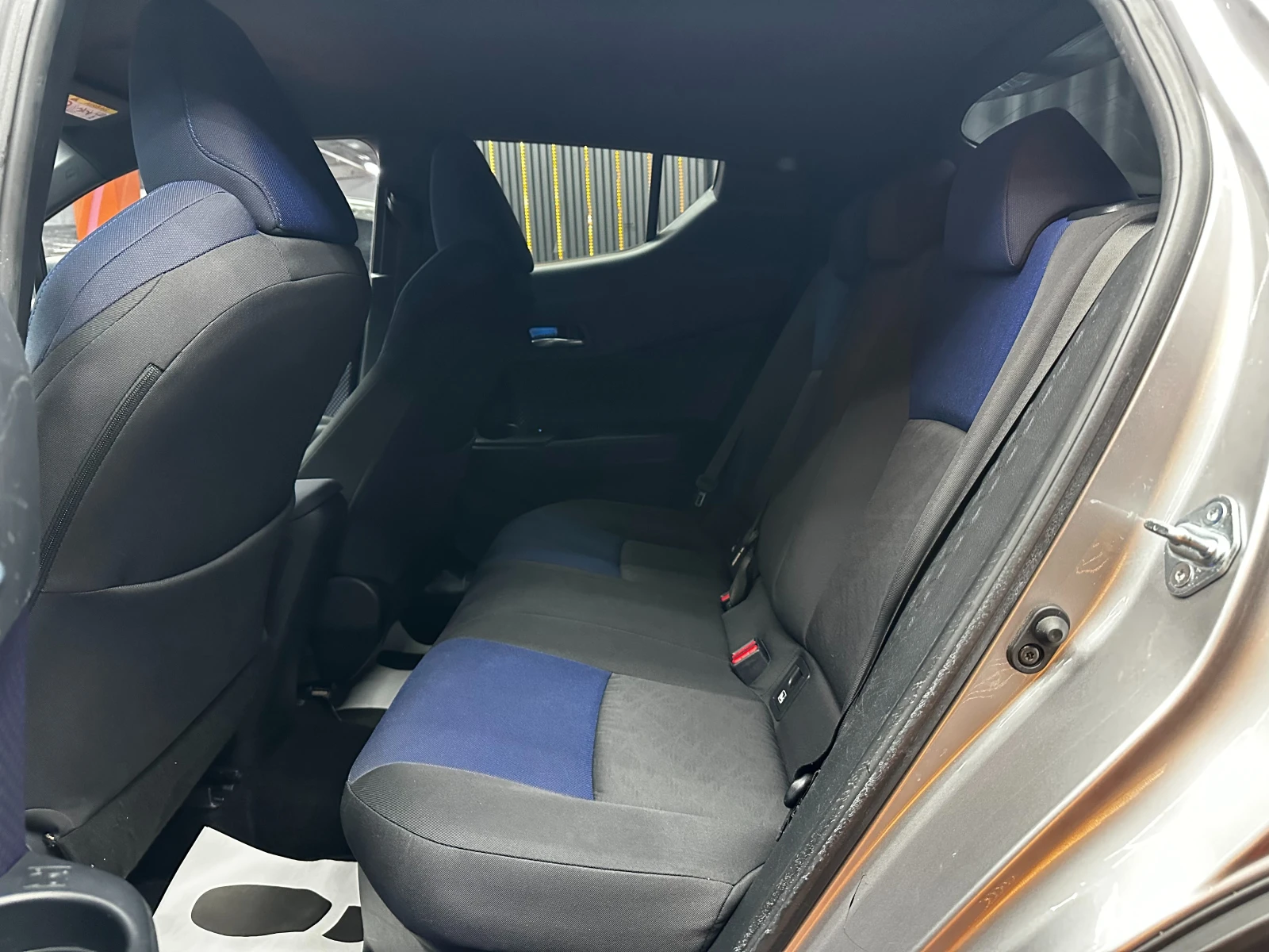 Toyota C-HR 1.8 hybdrid 98 к.с./ГАРАНЦИЯ, снимка 9 - Автомобили и джипове - 56254546