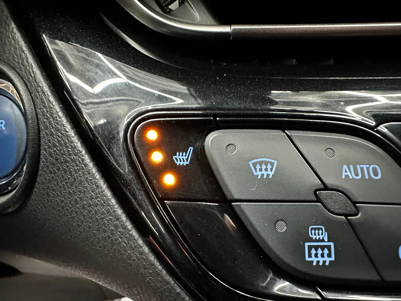 Toyota C-HR 1.8 hybdrid 98 к.с./ГАРАНЦИЯ, снимка 12 - Автомобили и джипове - 56254546