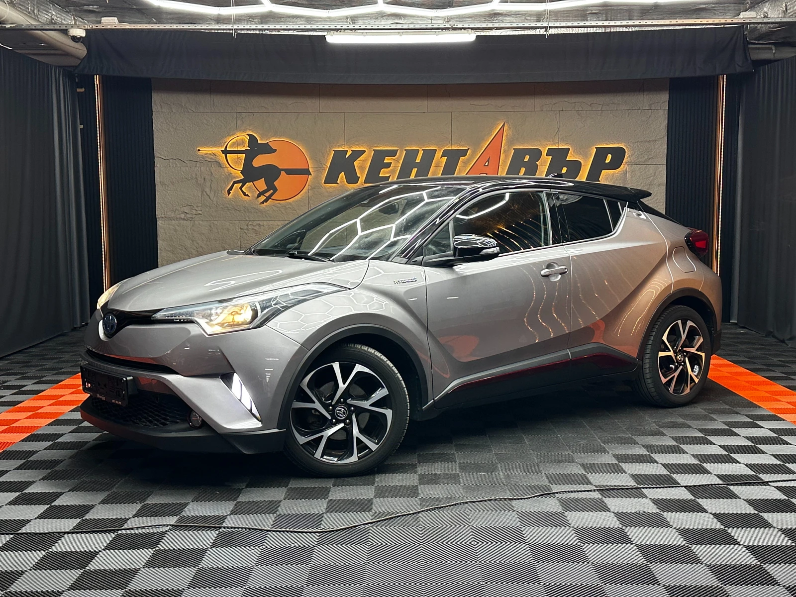 Toyota C-HR 1.8 hybdrid 98 к.с.
