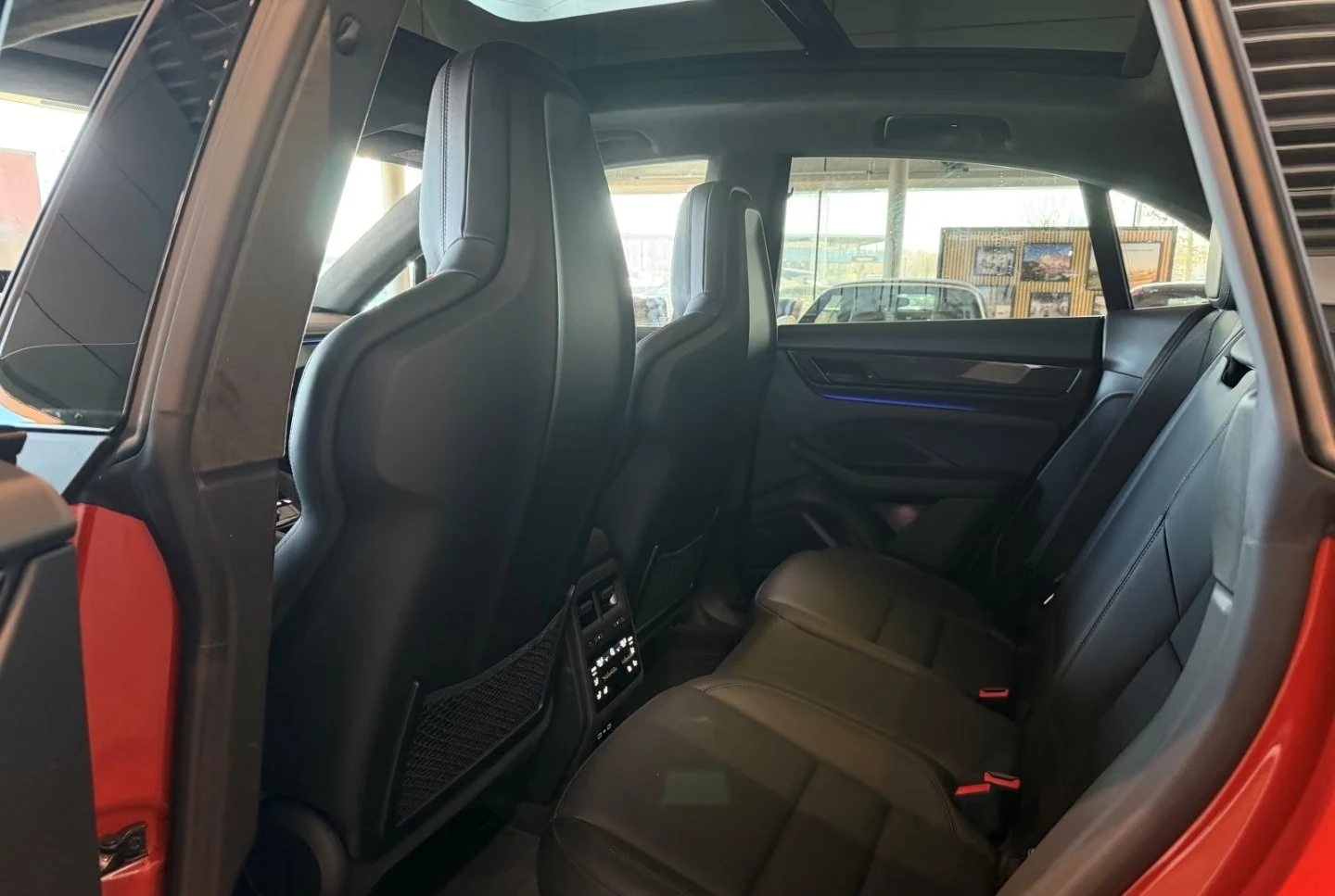 Porsche Macan TURBO / SPORT CHRONO / PANO / BOSE / HUD / 360 / | Mobile.bg � ����������� 17