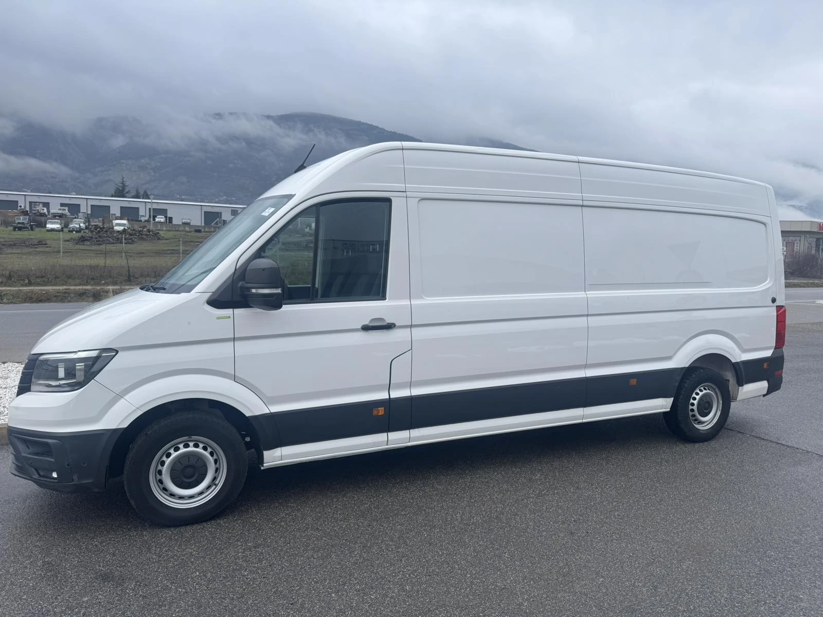 VW Crafter 2.0TDI/КЛИМА/МАКСИ, снимка 3 - Бусове и автобуси - 54081261