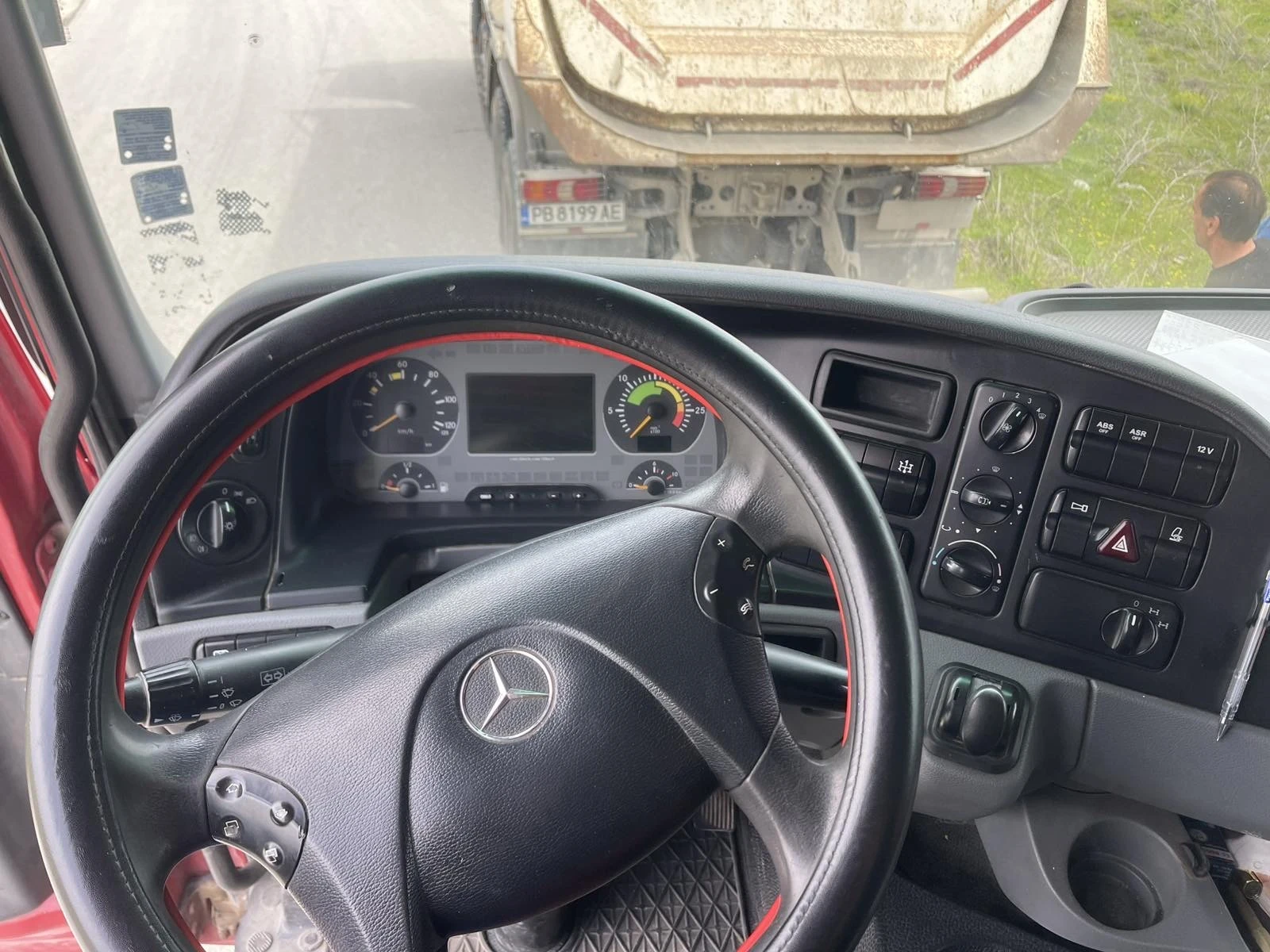 Mercedes-Benz Actros 4144 8х4 - изображение 6