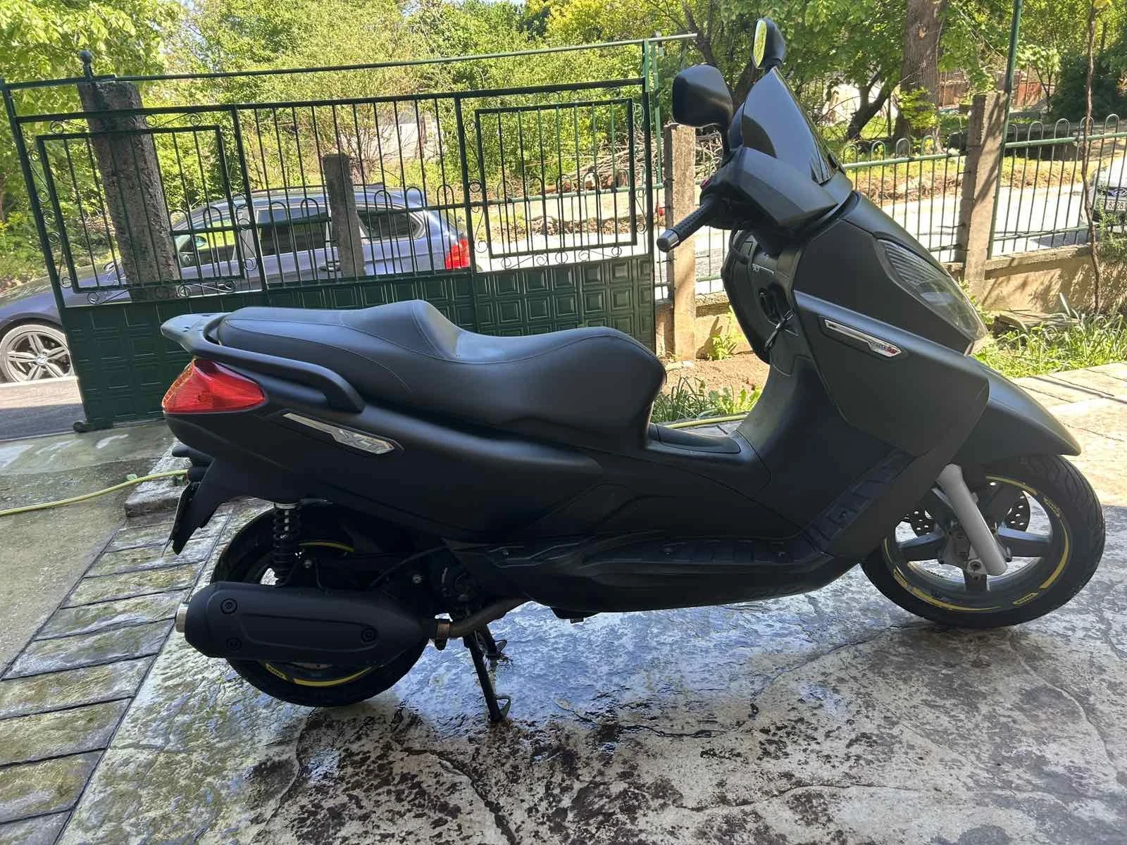 Piaggio X7  - изображение 6