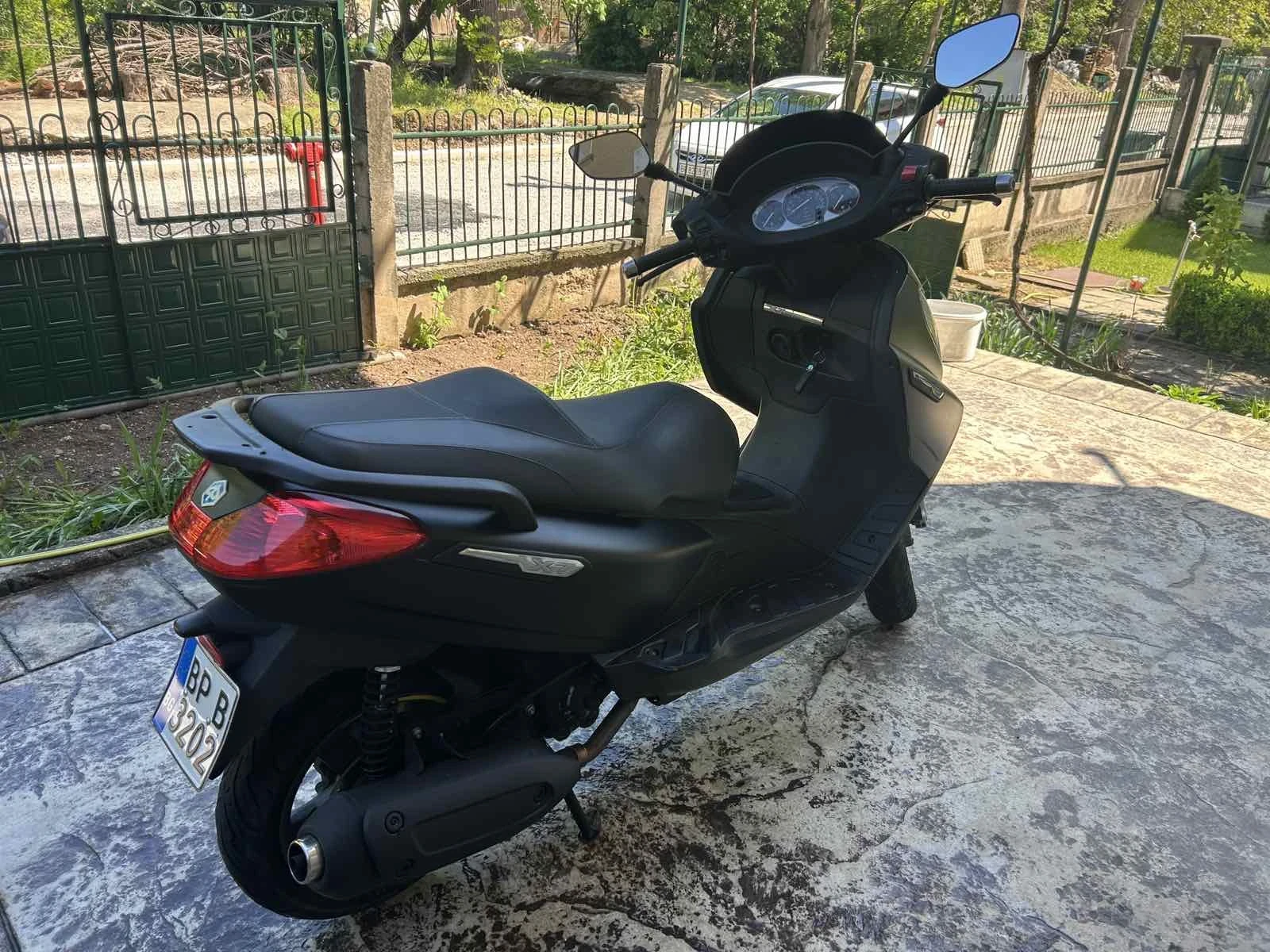 Piaggio X7  - изображение 7