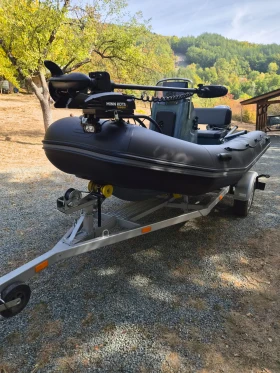 Надуваема лодка Zodiac Pro420 , снимка 10